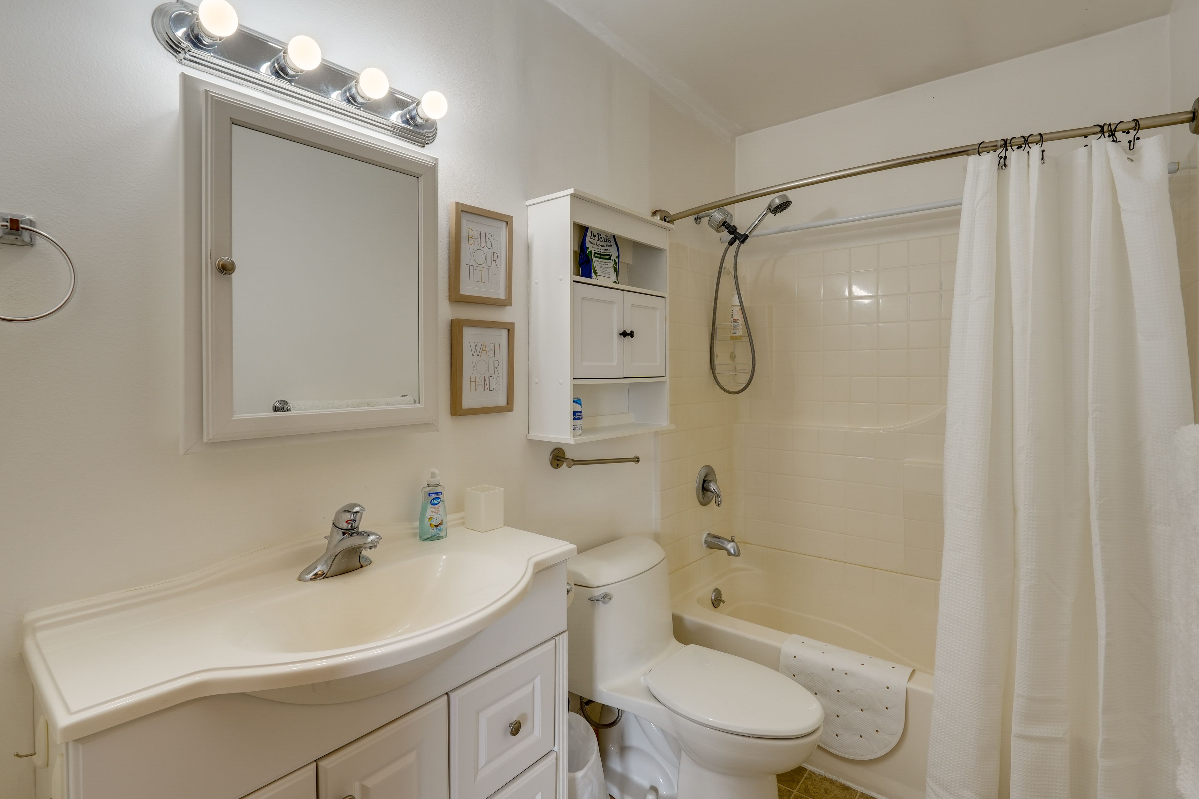 Full Bathroom