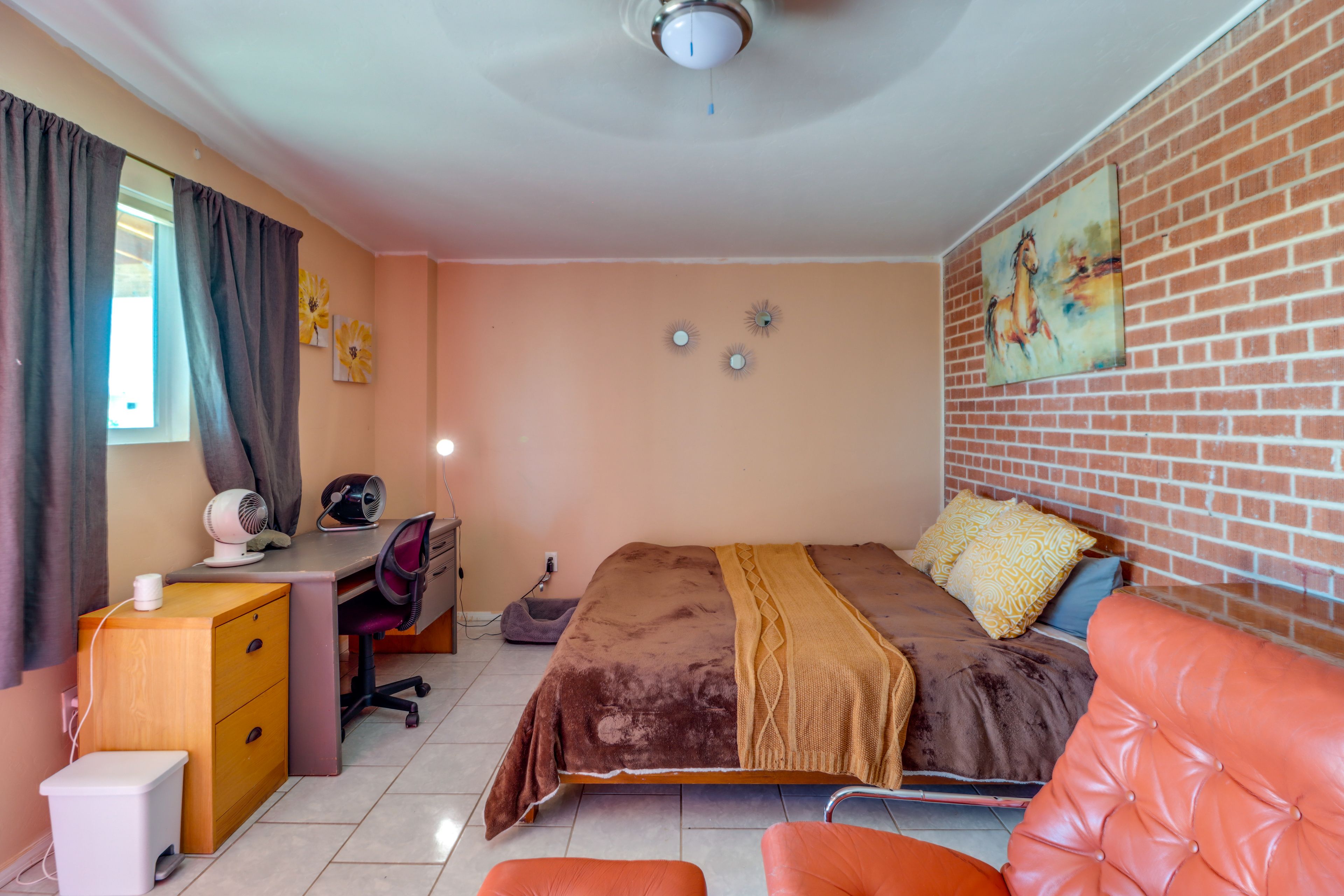 Studio | Queen Bed