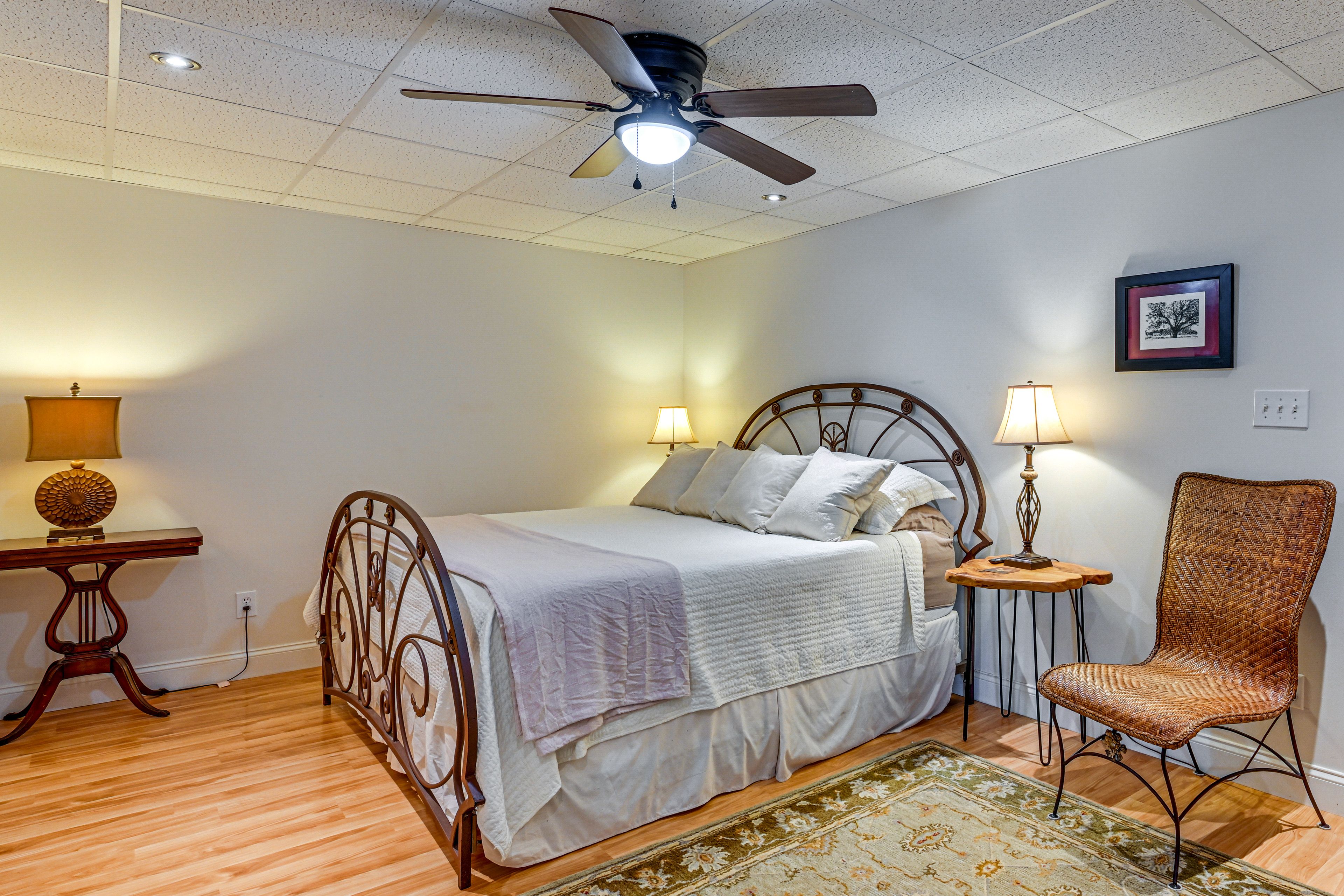 Bedroom | King Bed