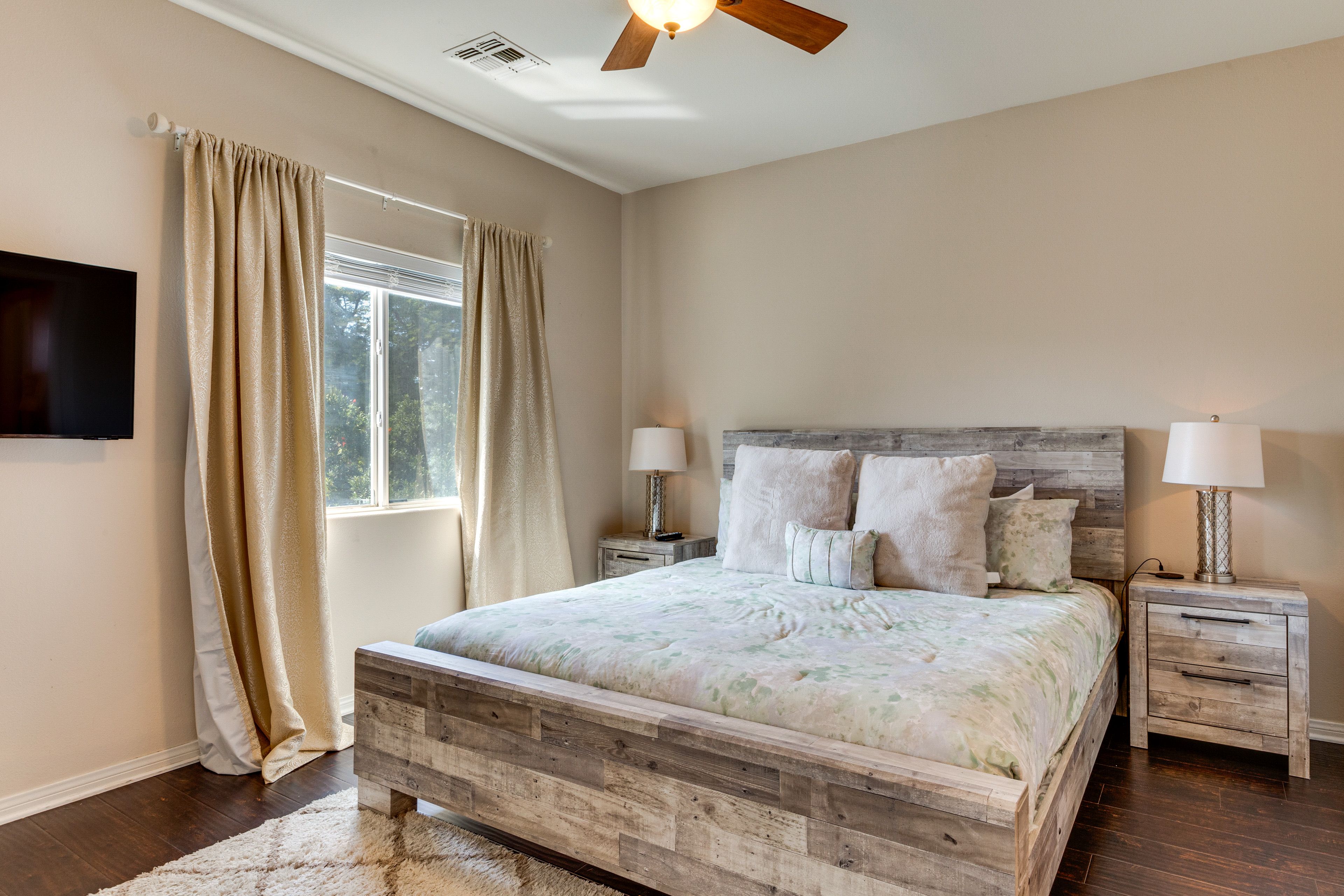 Bedroom 3 | King Bed | 2nd Floor