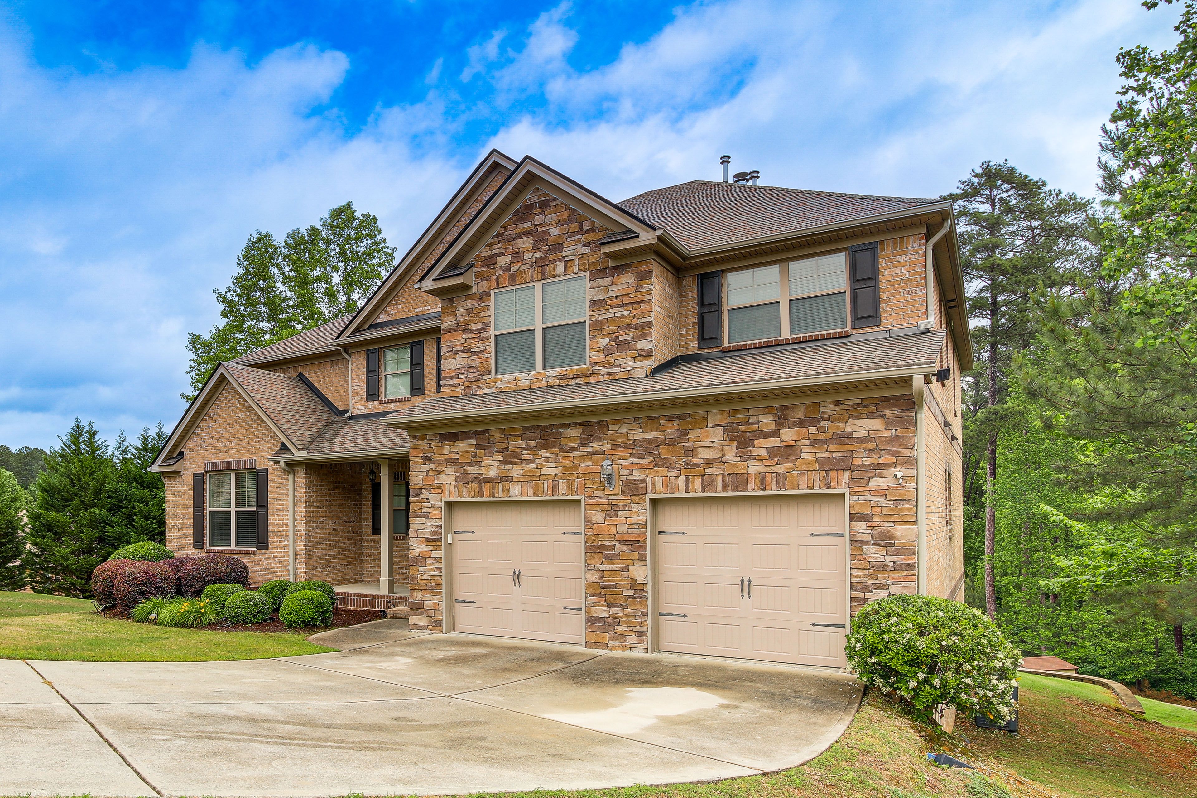 Lawrenceville Vacation Rental | 5BR | 5.5BA | 4,000 Sq Ft | 3 Steps for Entry