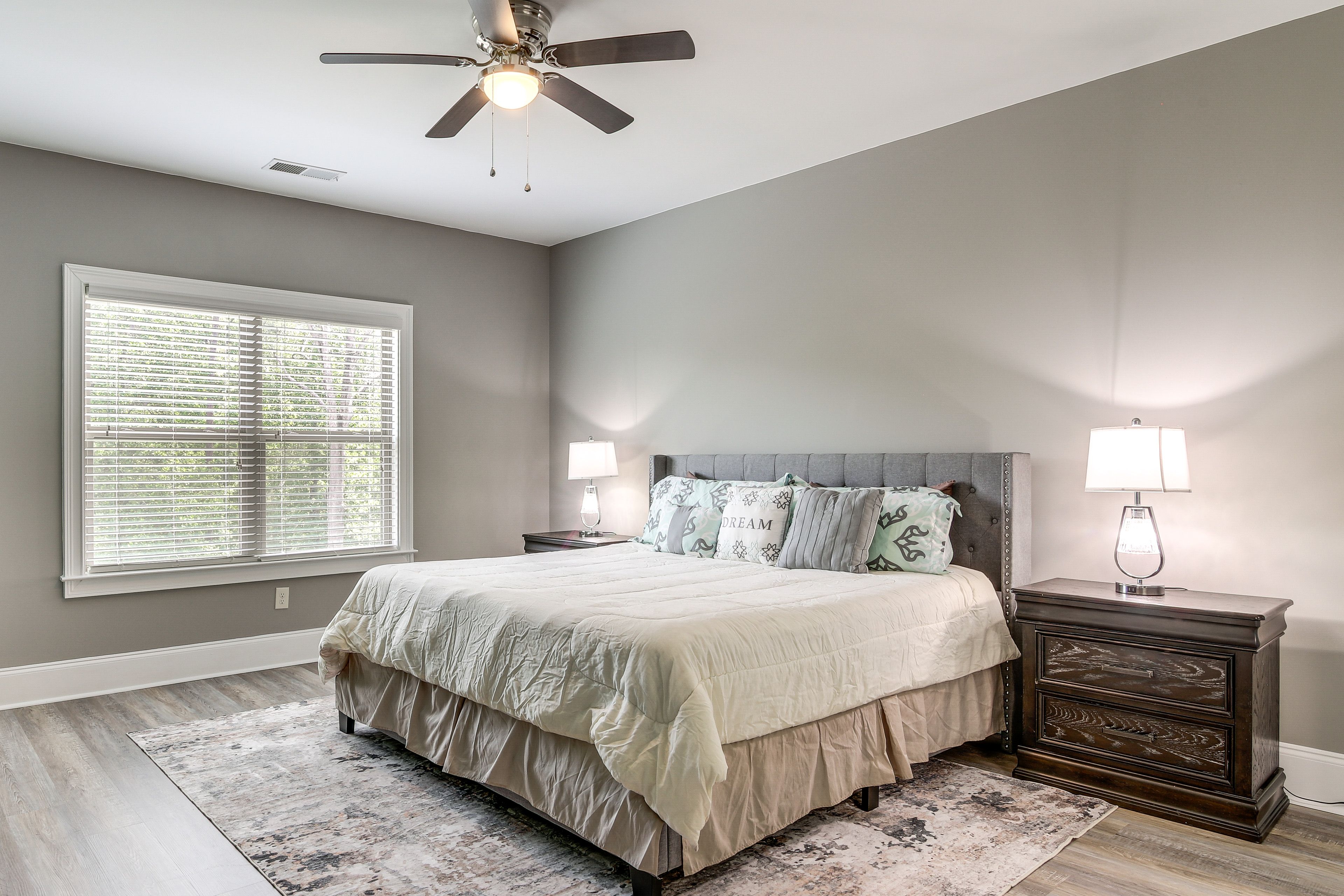 Bedroom 1 | King Bed | 1st Floor