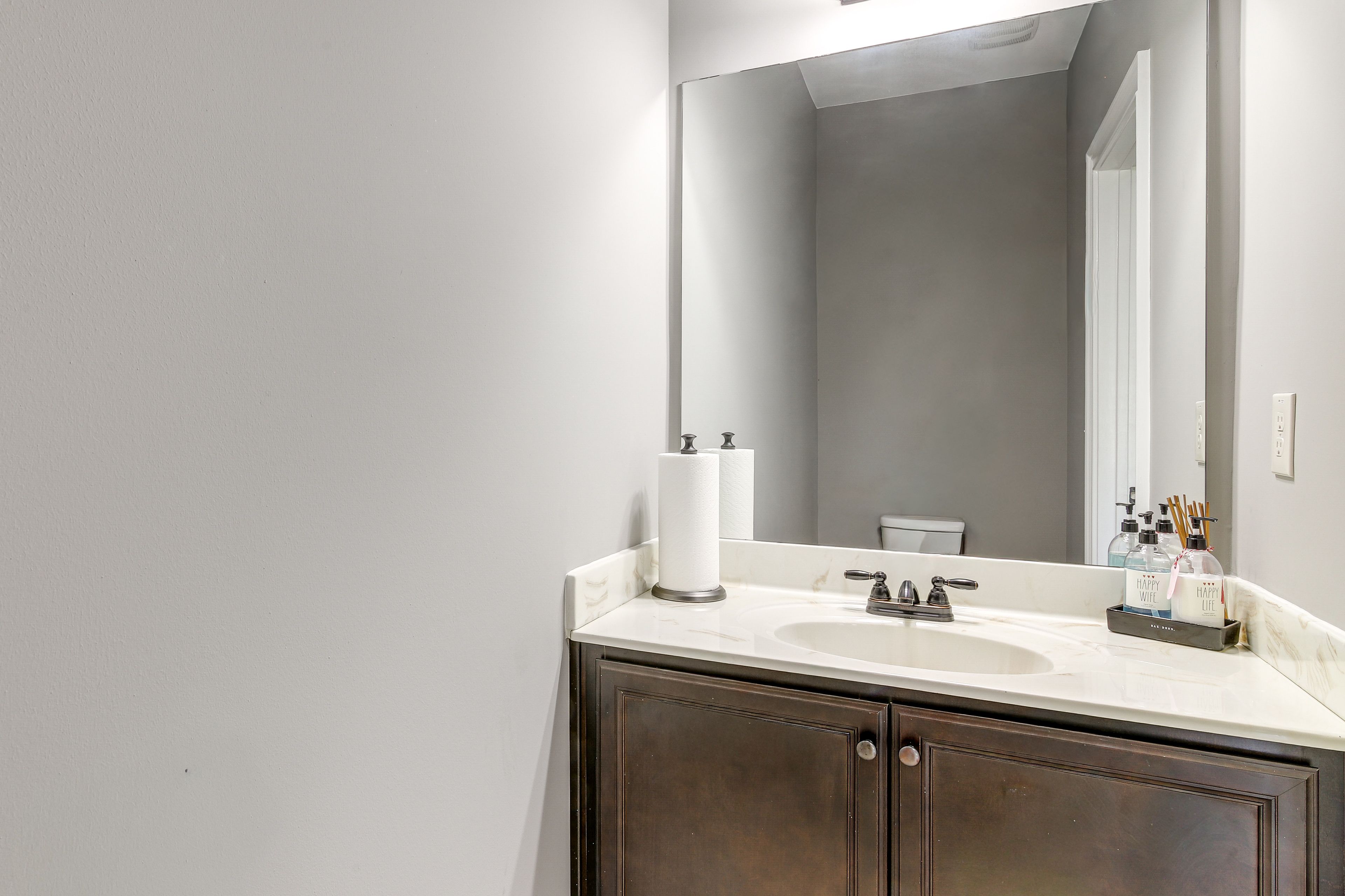 Half Bathroom | 1st Floor