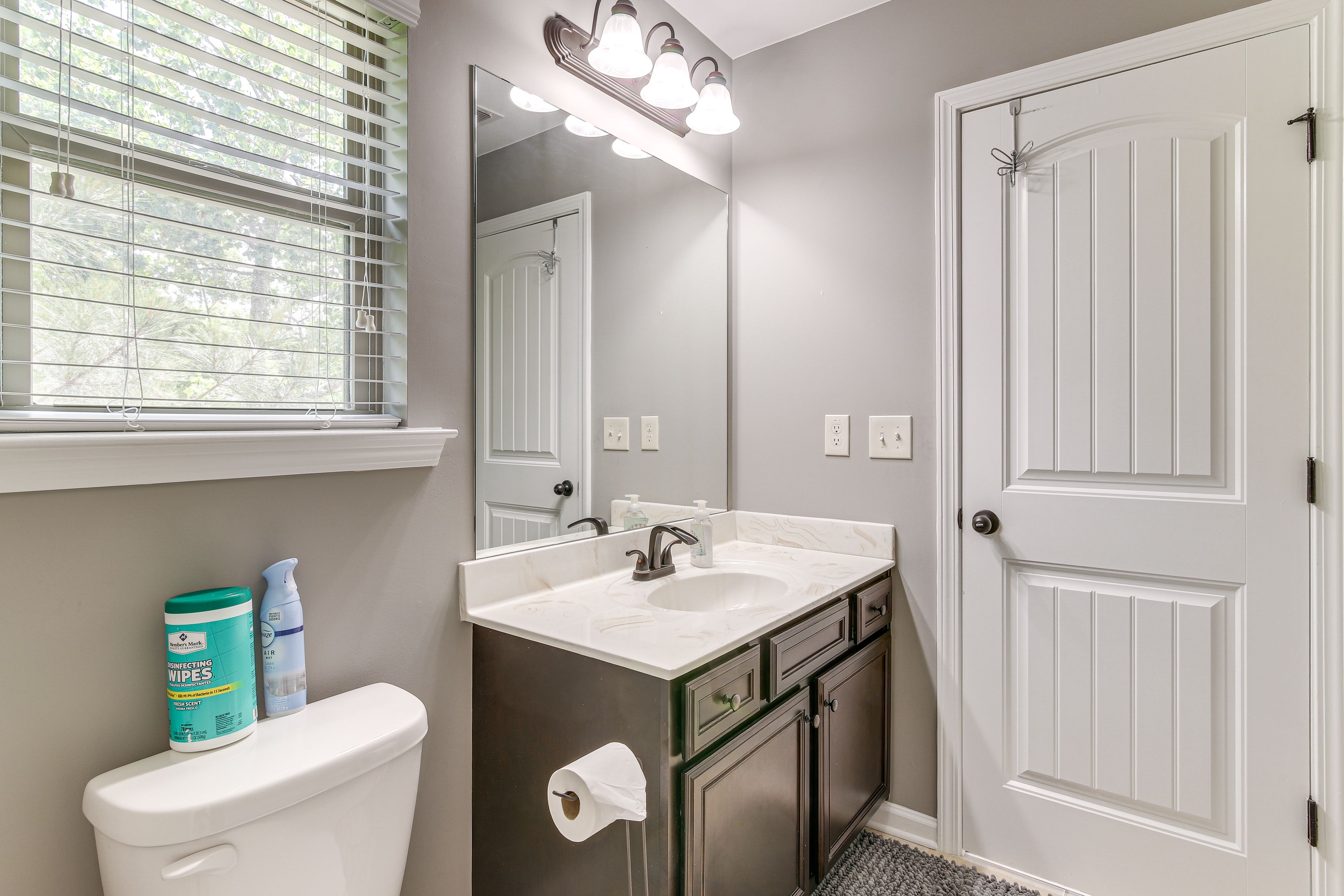 En-Suite Bathroom | 2nd Floor