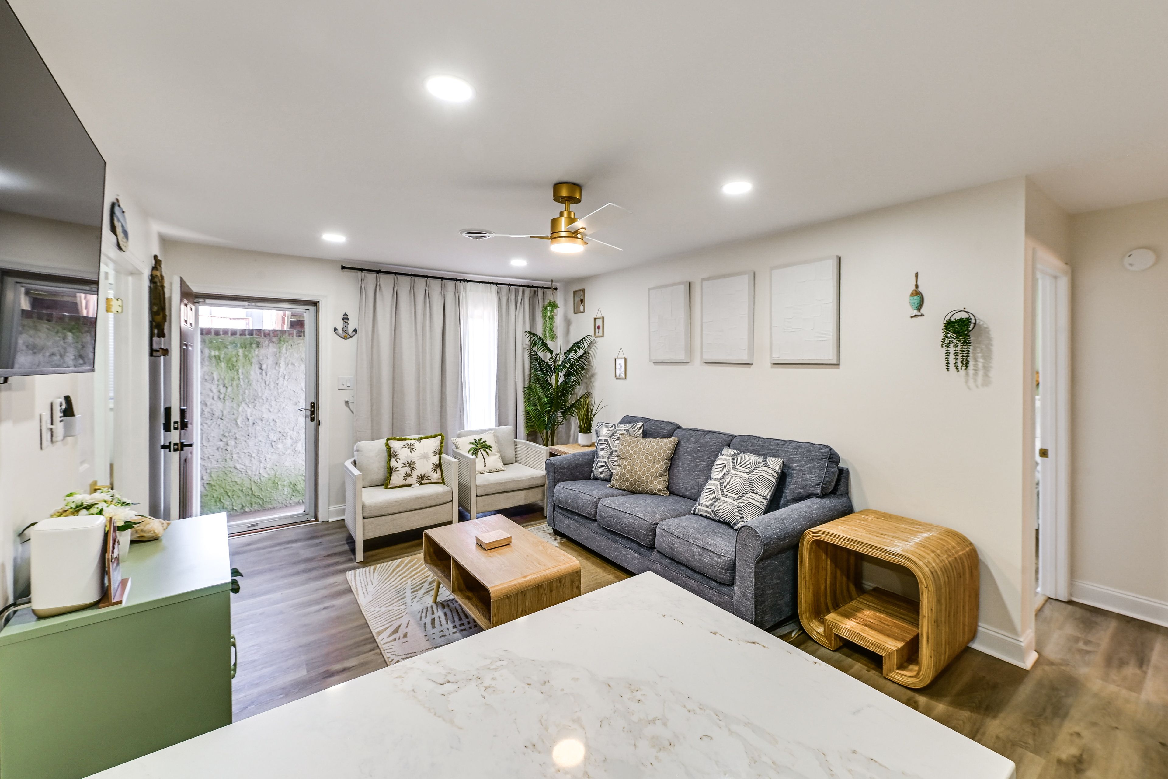 Living Room | Sleeper Sofa