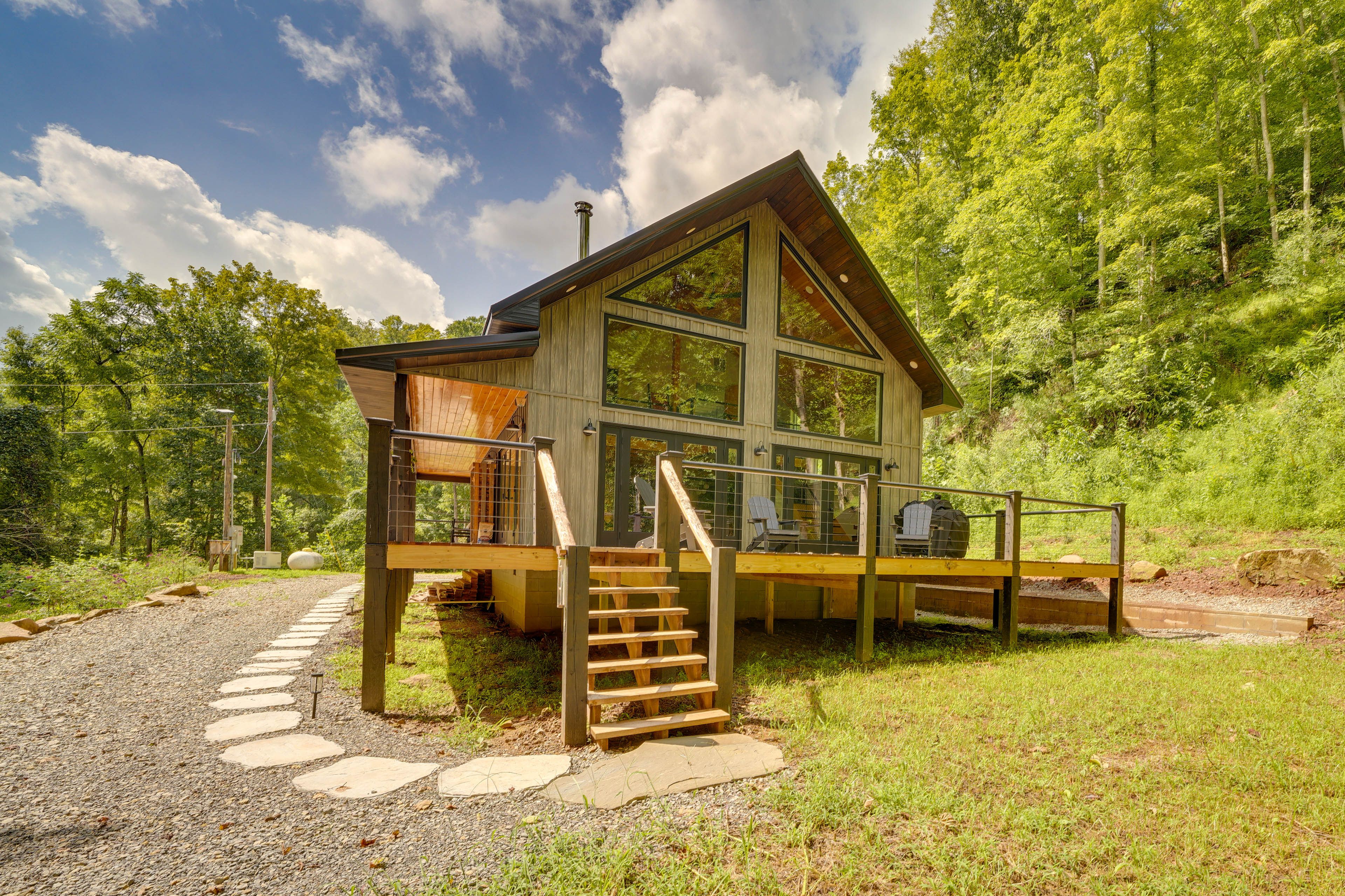 Exterior | Wraparound Deck