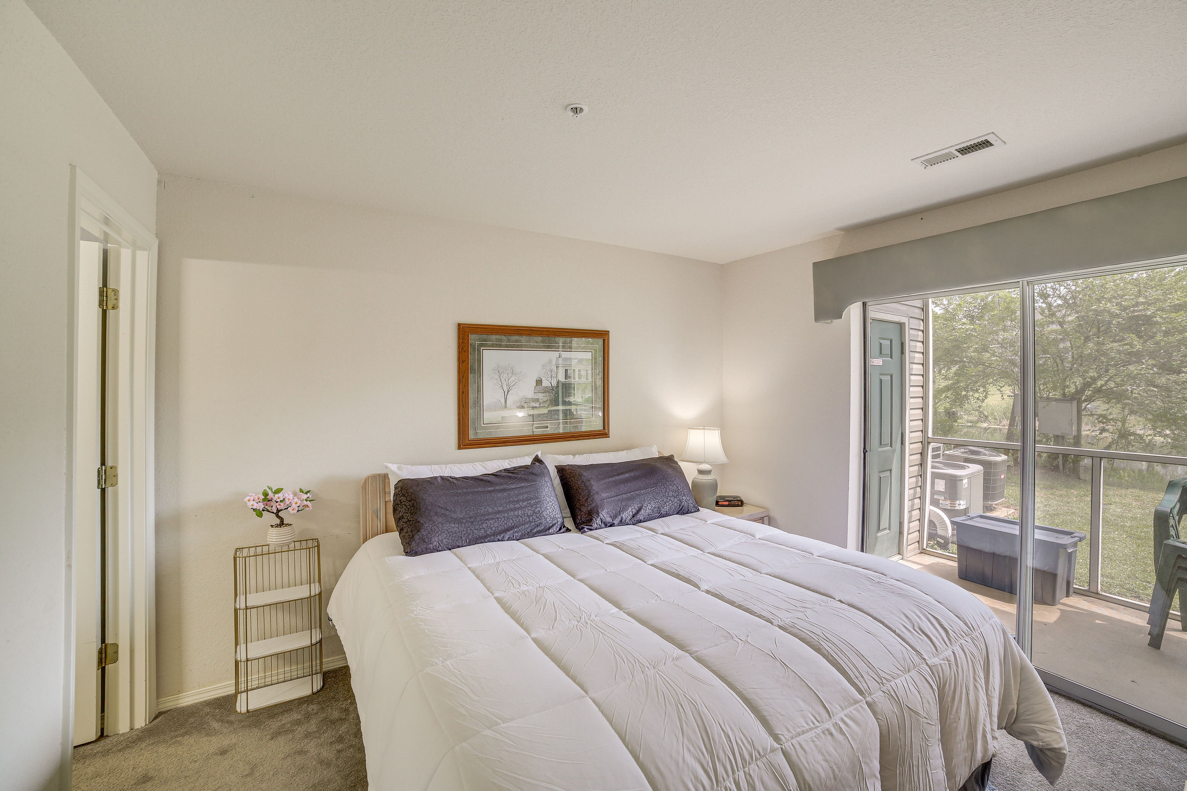 Bedroom 1 | King Bed | En-Suite Bathroom