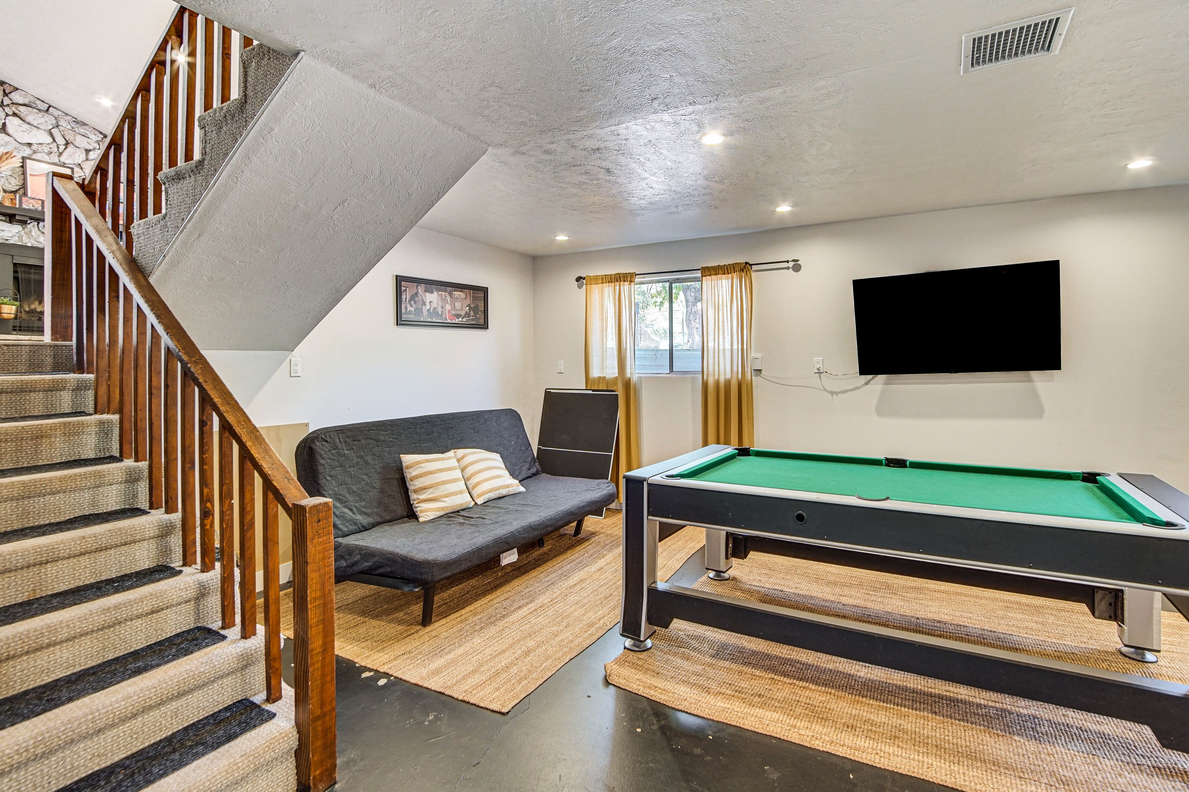 Game Room | Futon | Lower Level