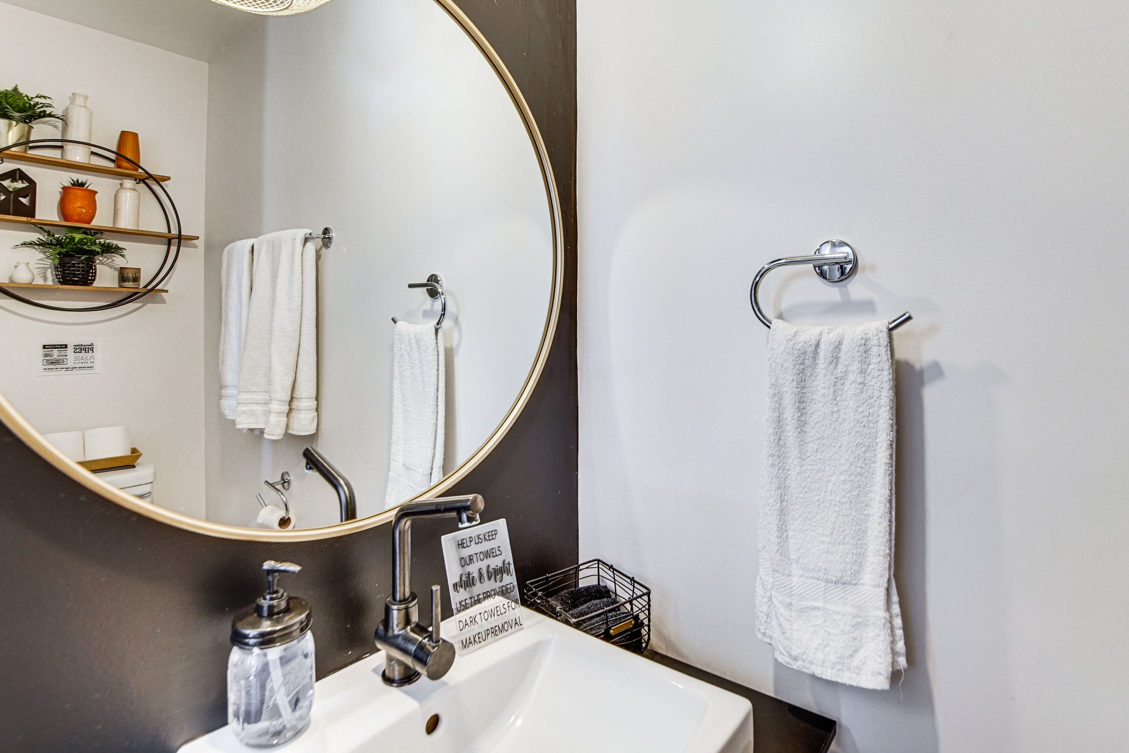 Full Bathroom | Upper Level