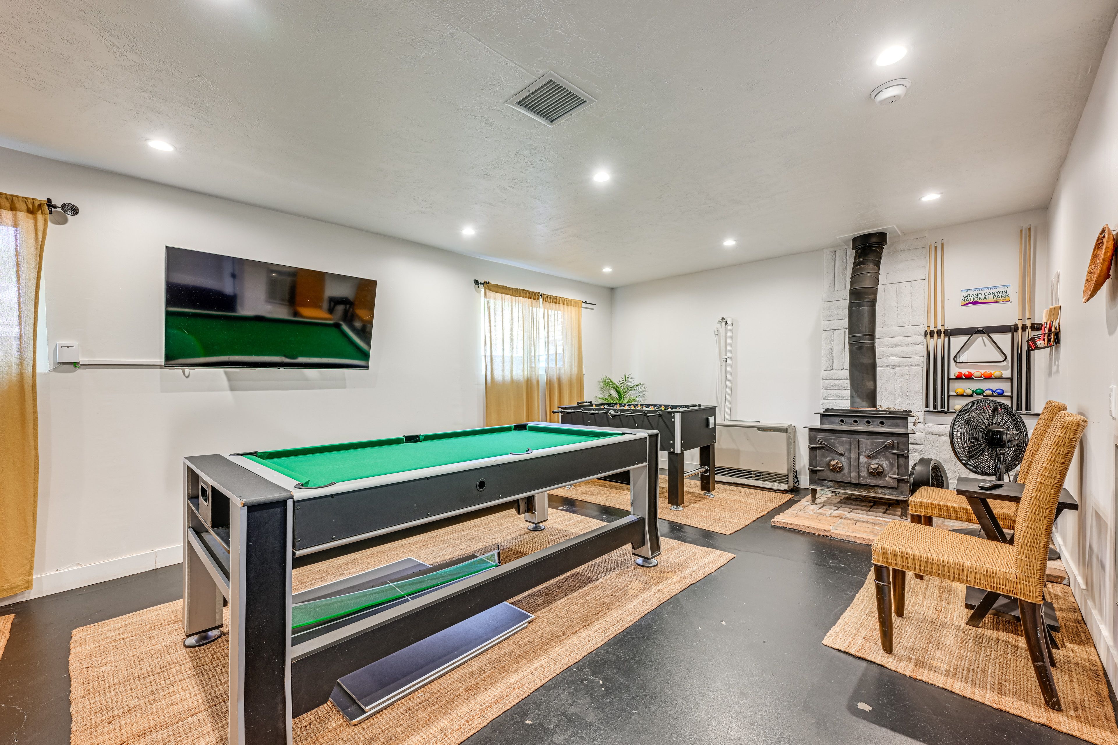 Game Room | Futon | Lower Level