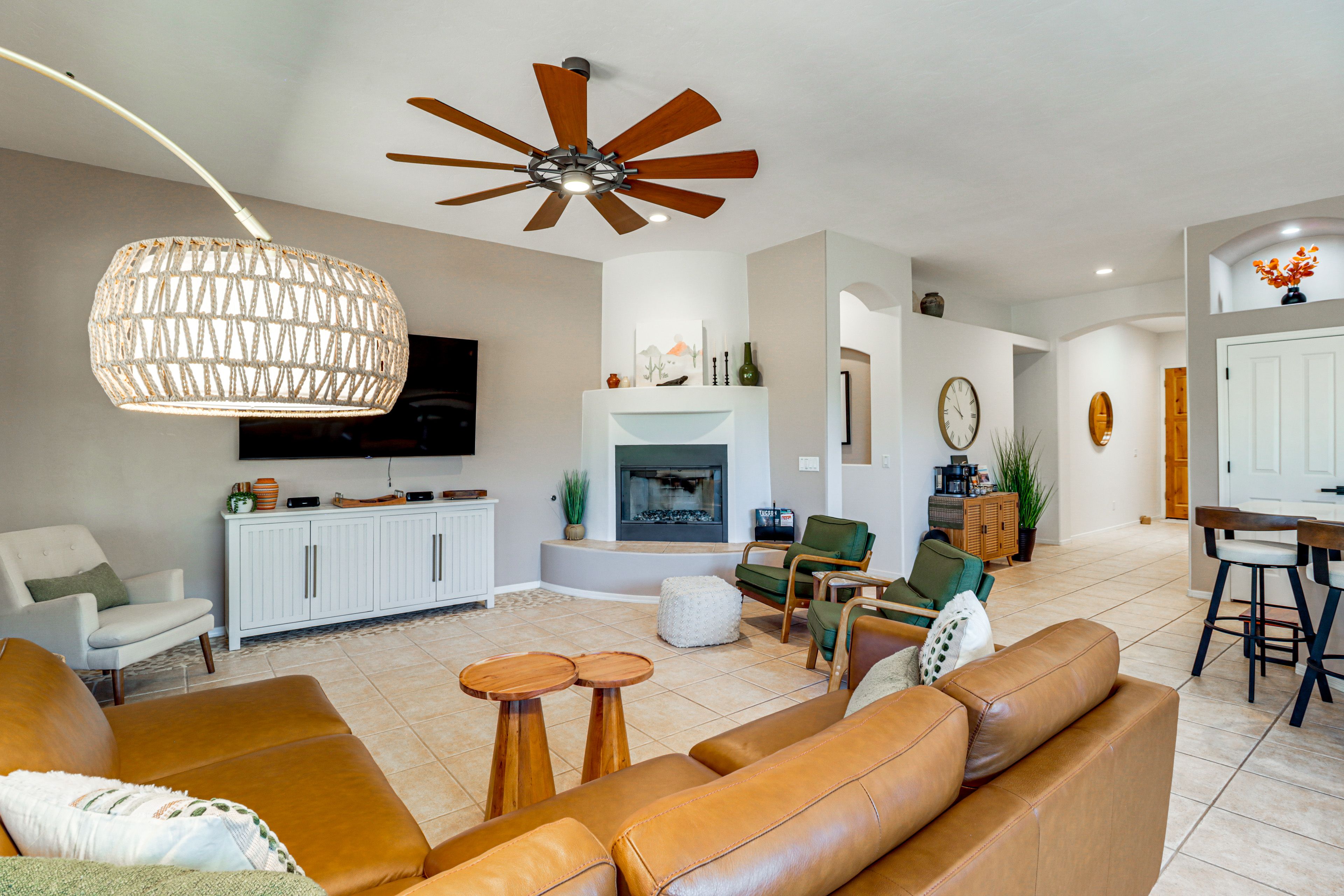 Living Room | Gas Fireplace