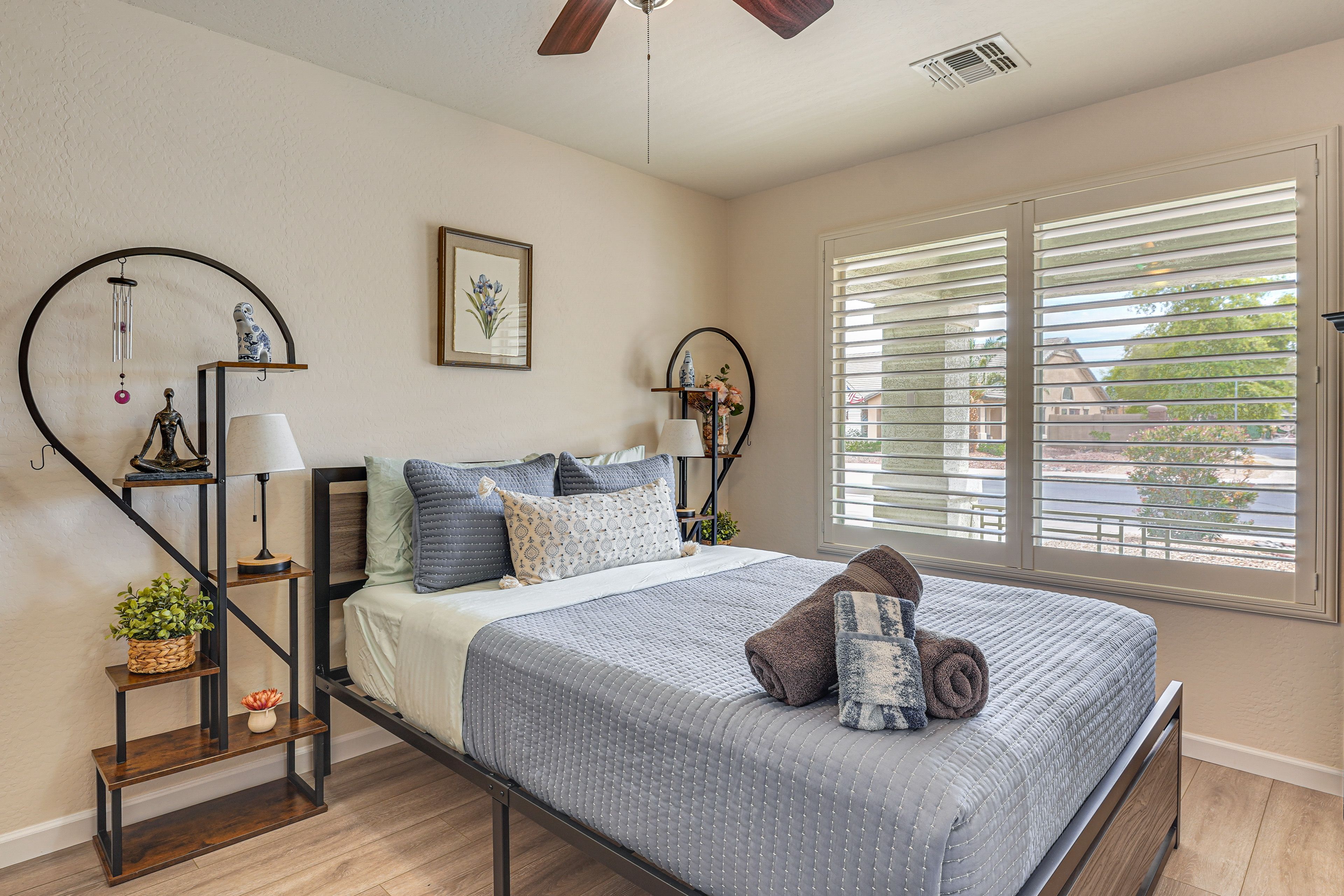 Bedroom 3 | Queen Bed