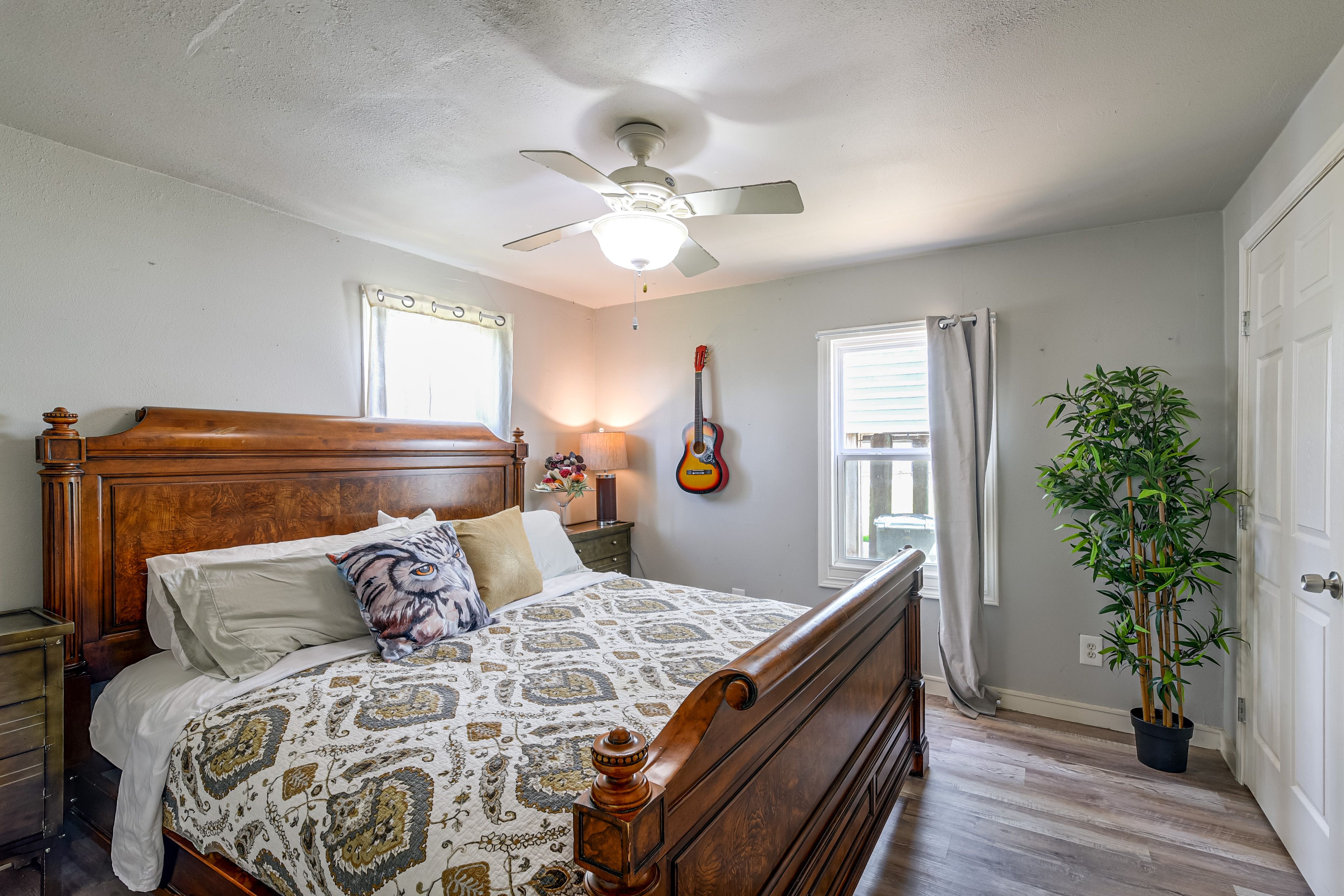 Bedroom 2 | King Bed