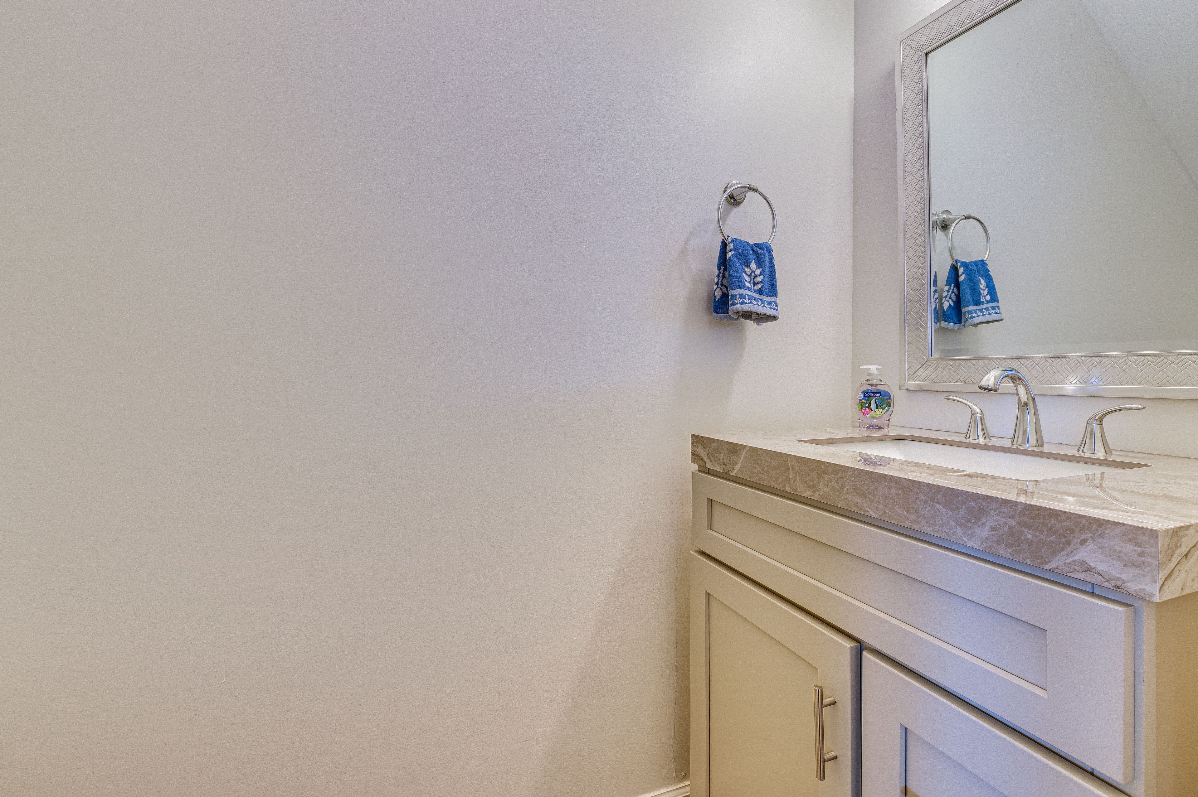 Half Bathroom | 1st Floor