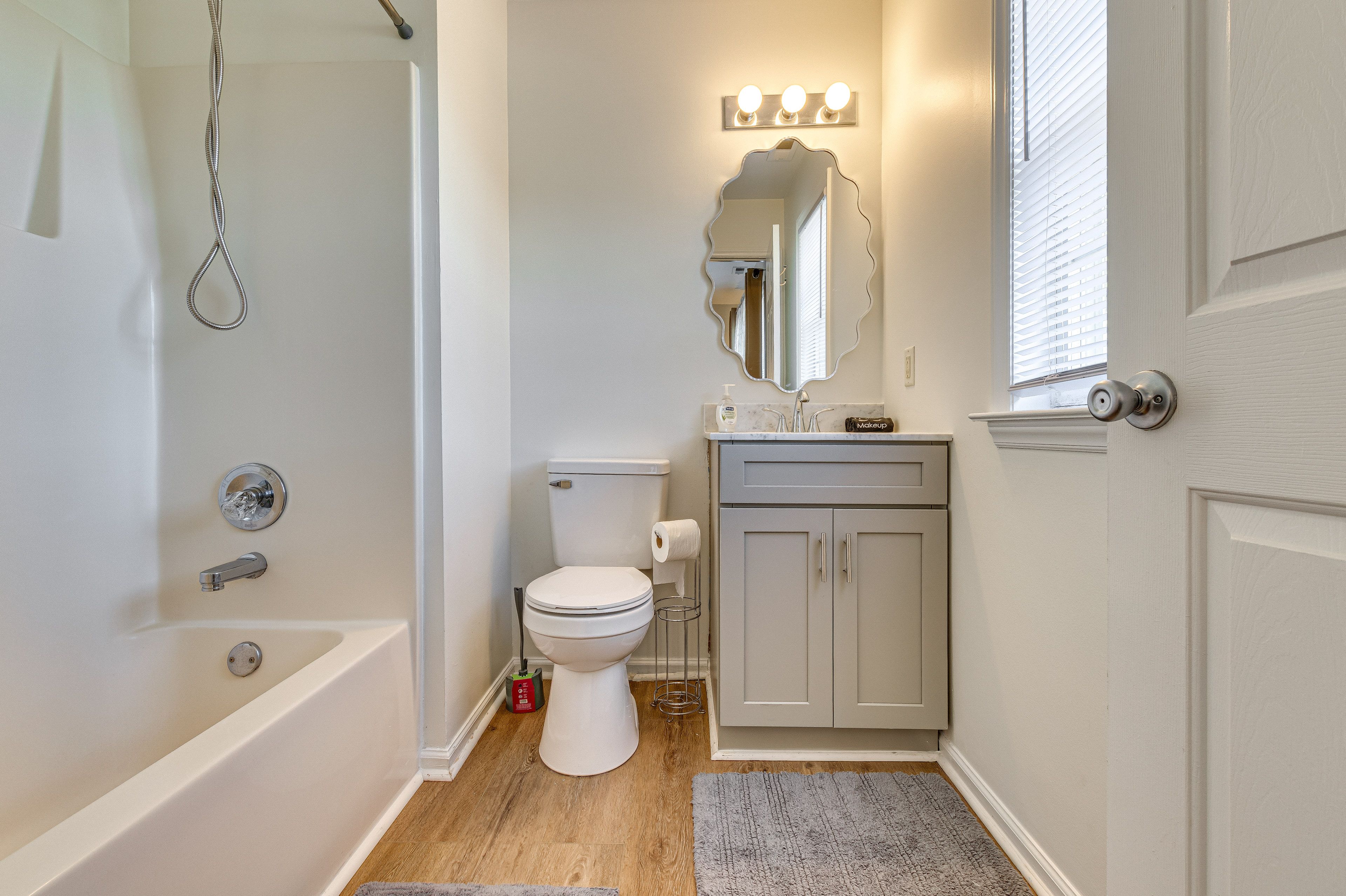 Full Bathroom | 2nd Floor