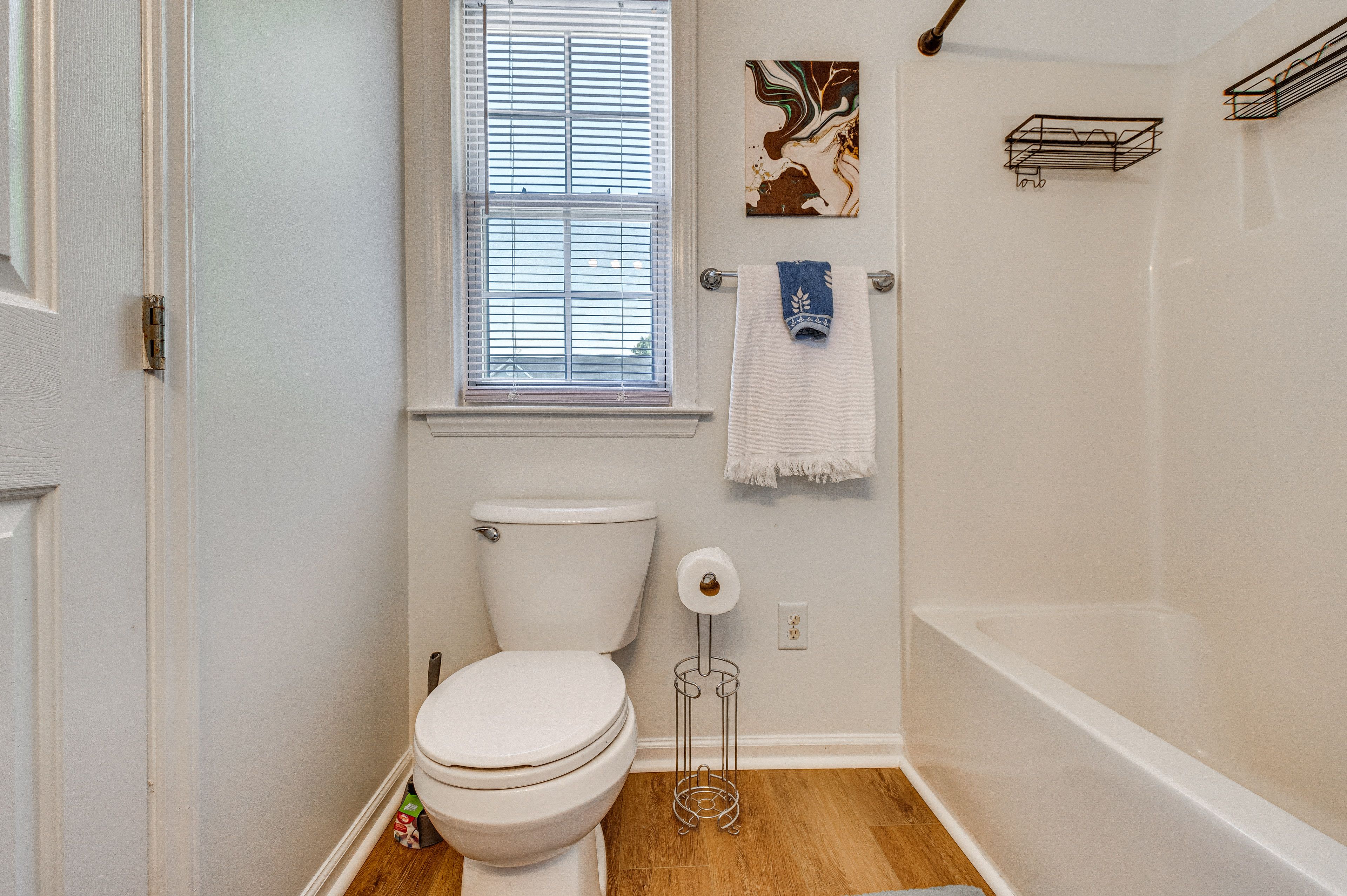 Full Bathroom | 2nd Floor