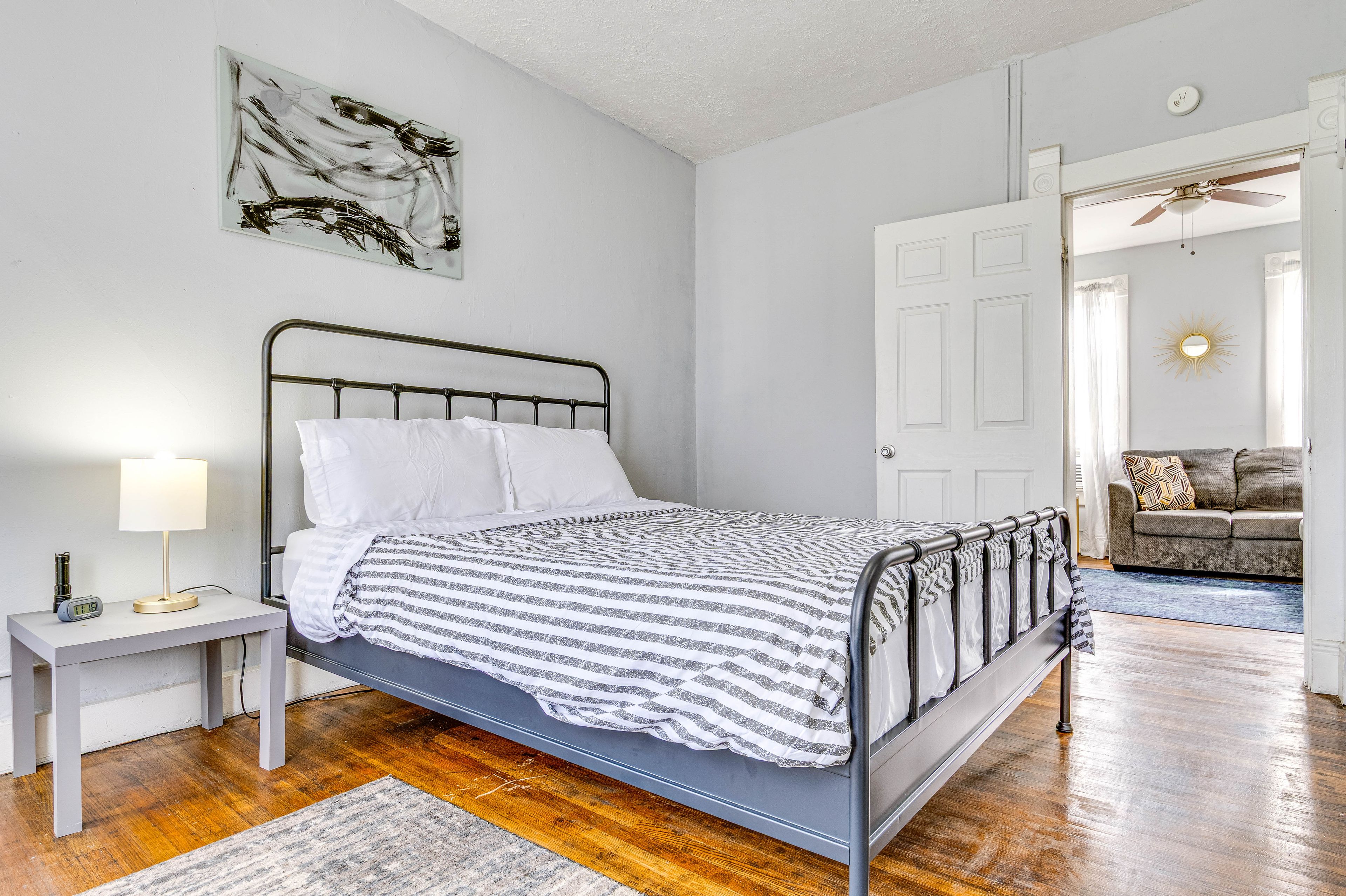 Bedroom 2 | Queen Bed