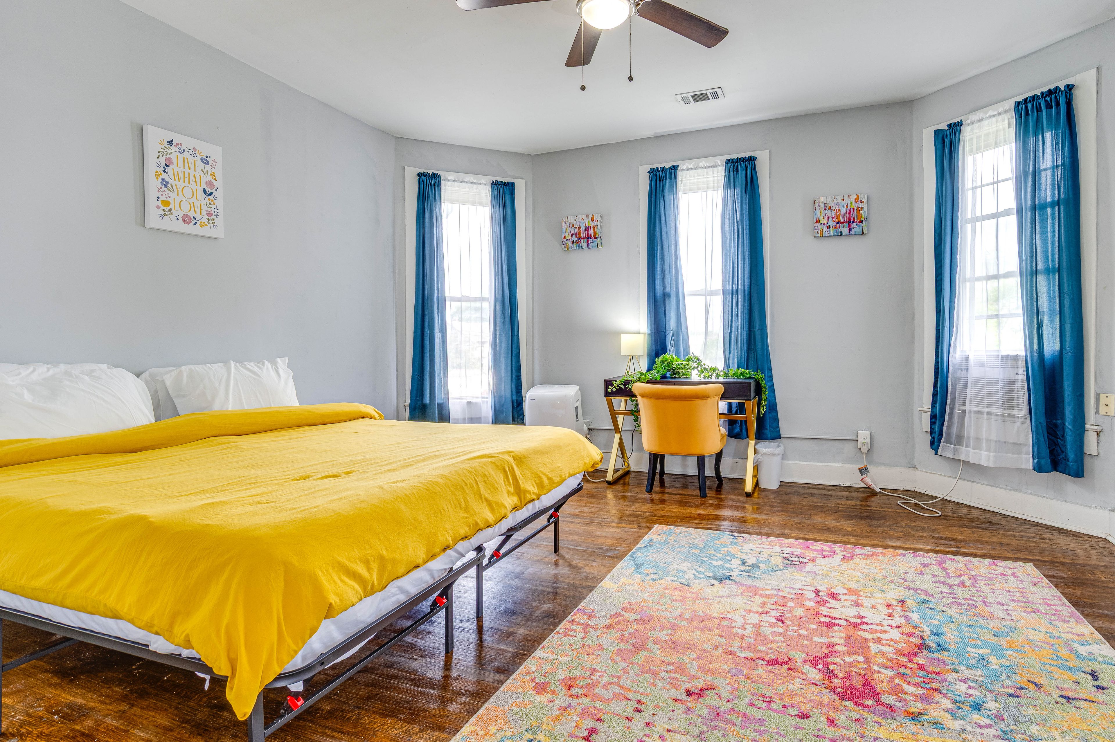 Bedroom 1 | King Bed