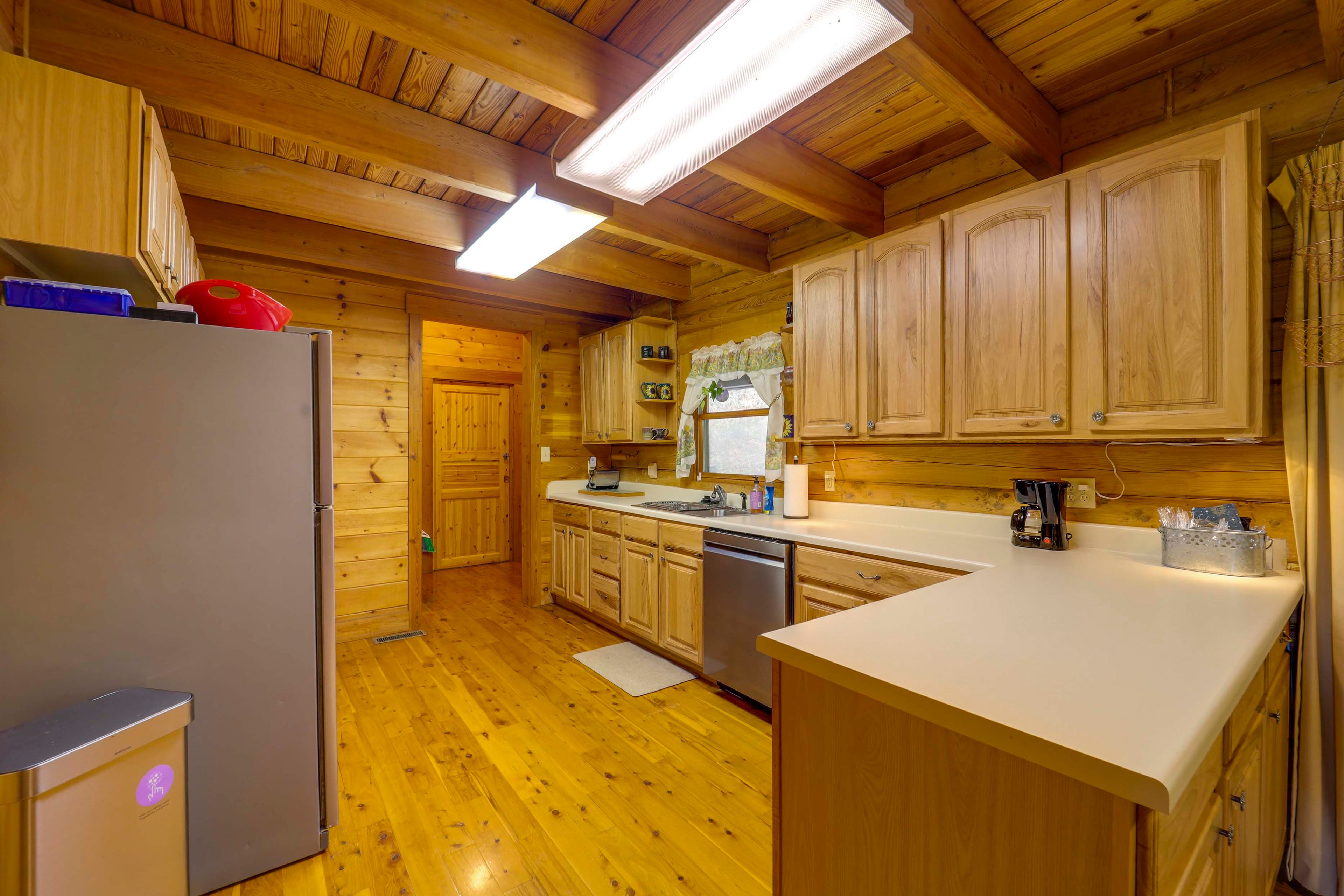 Kitchen | Main Level