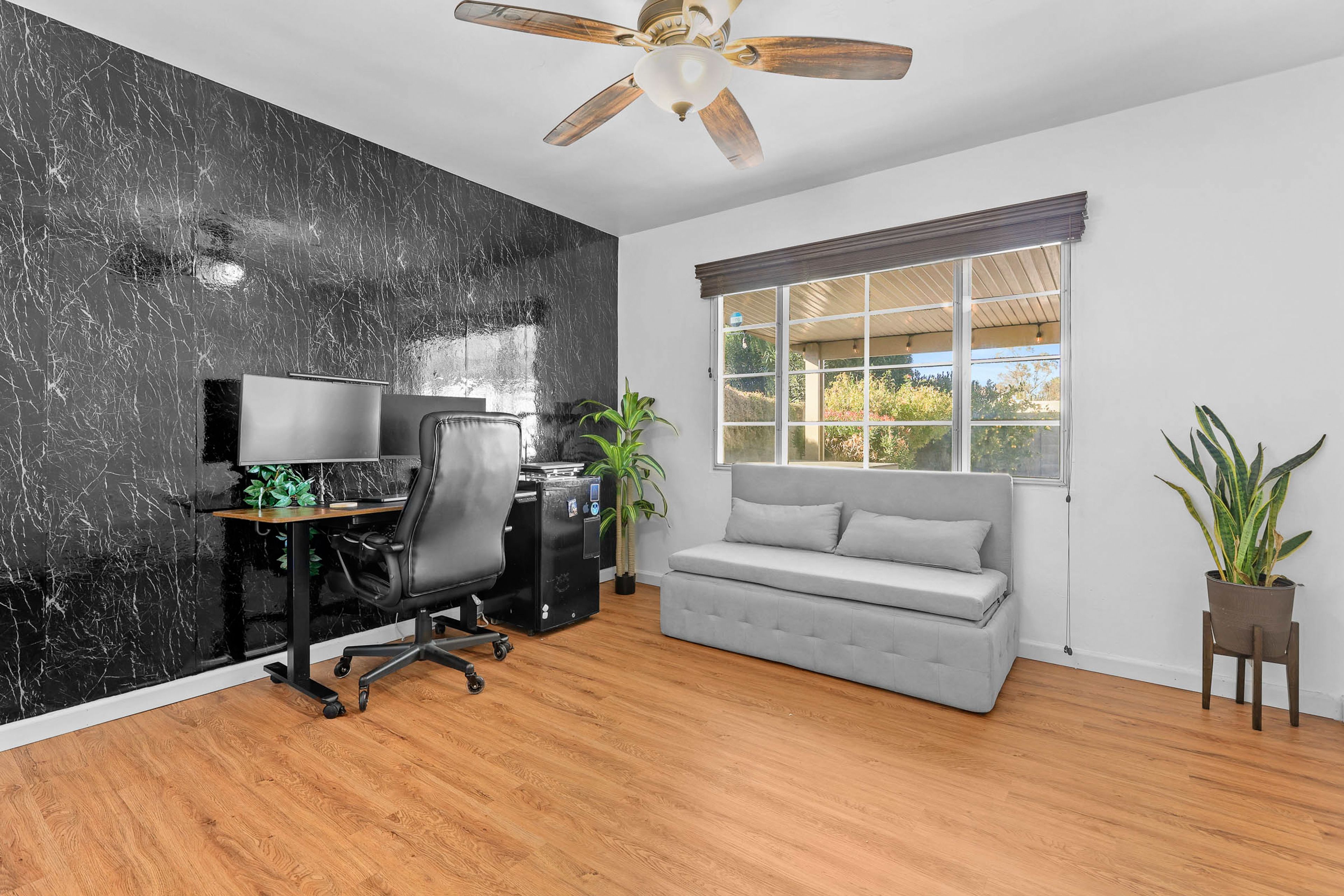 Office | Full Futon