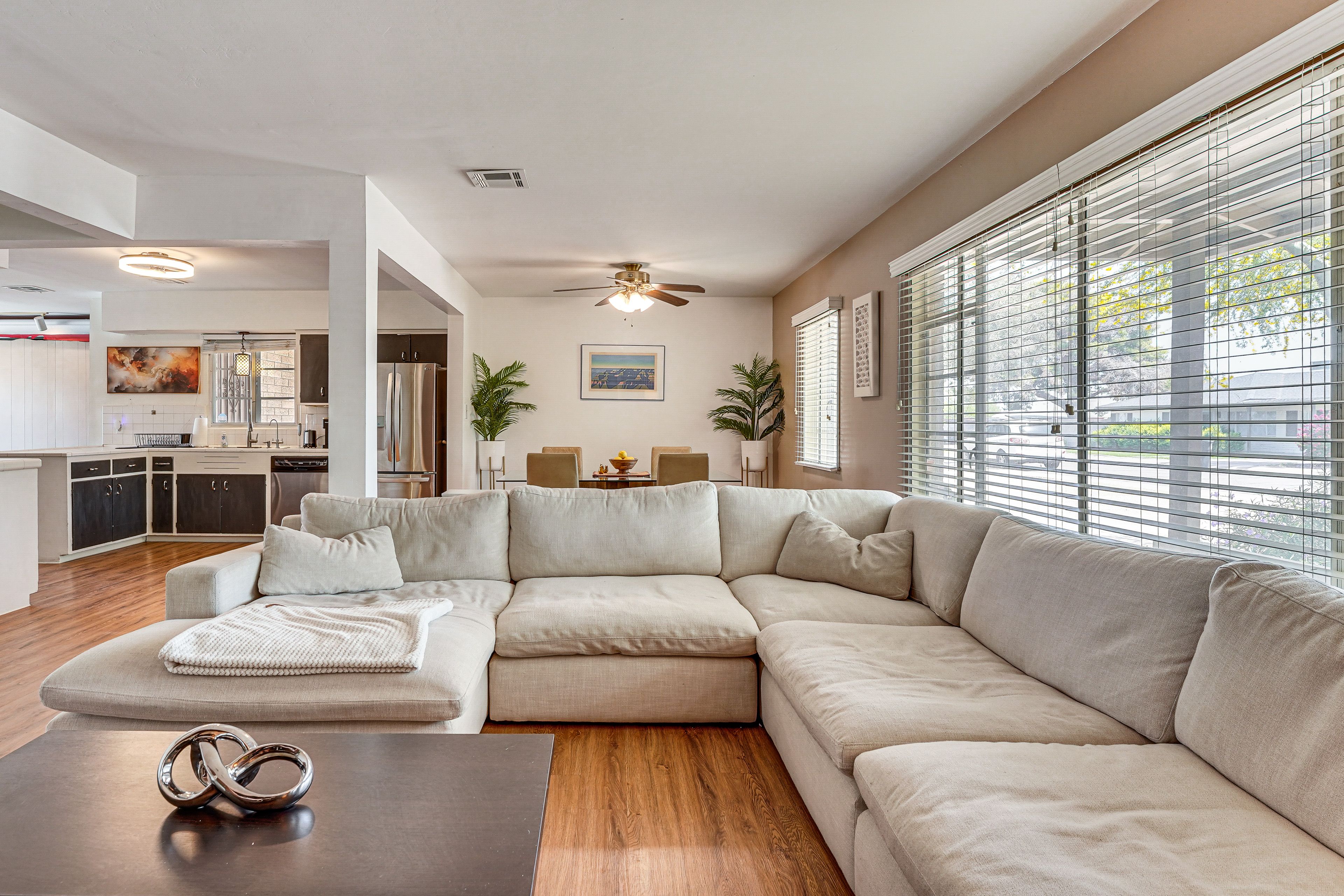 Living Room | Smart TV