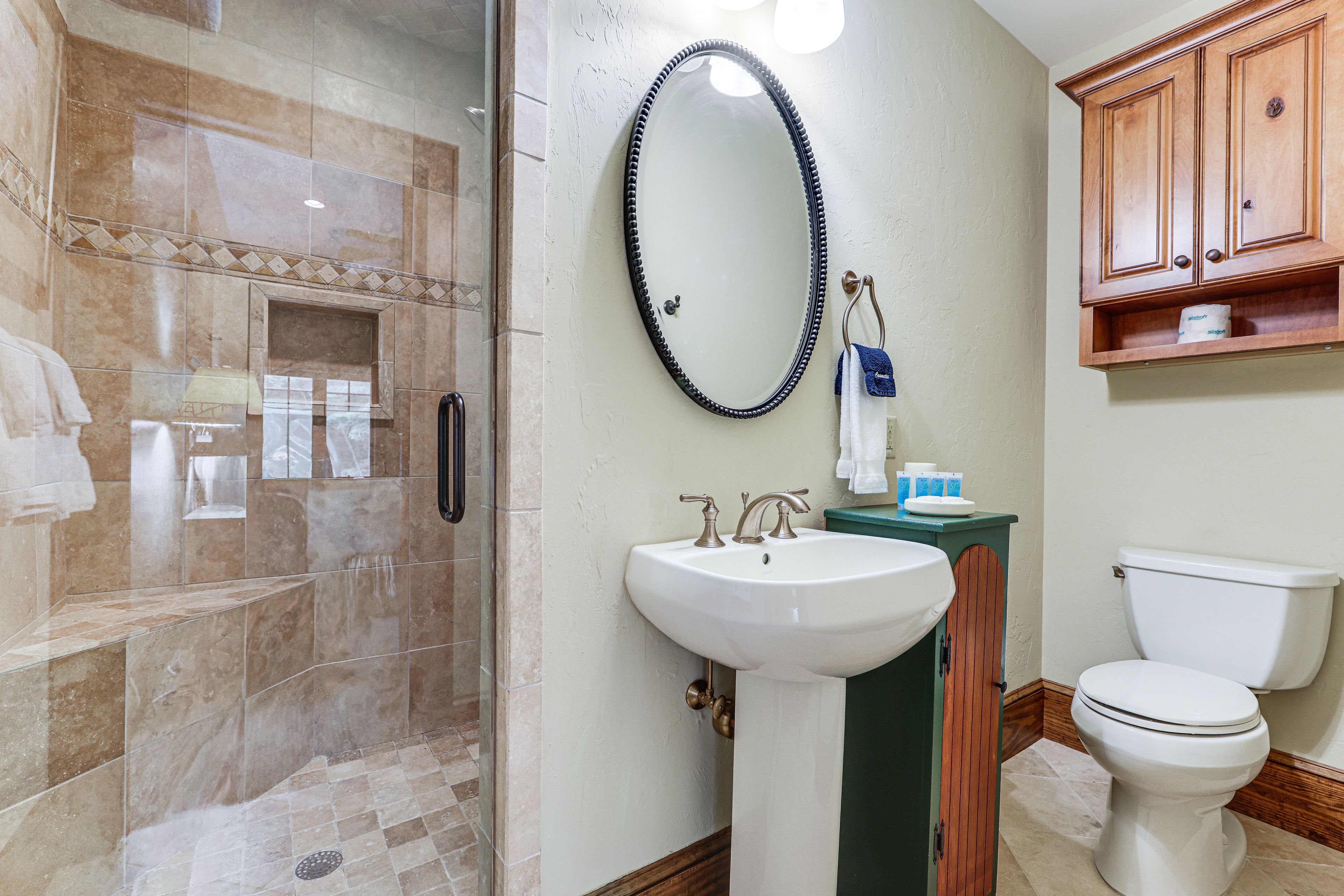En-Suite Bathroom | 2nd Floor