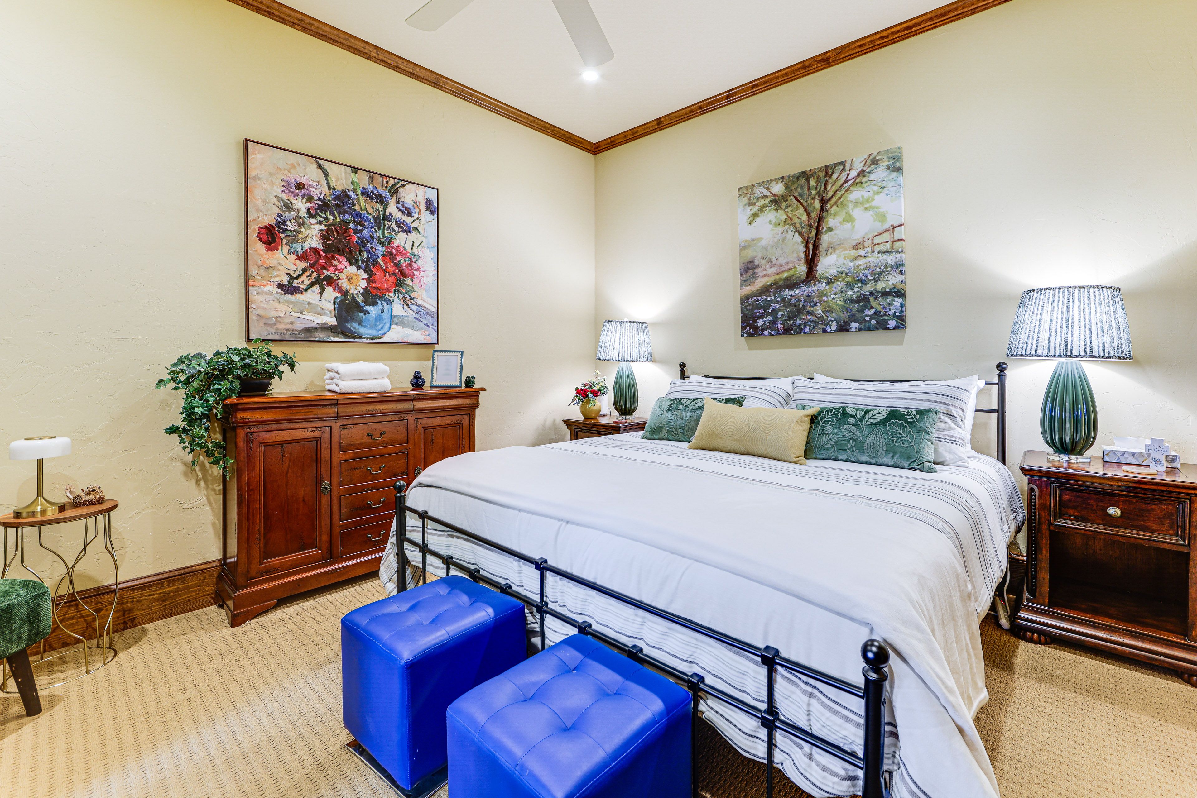 Bedroom 3 | King Bed | 1st Floor