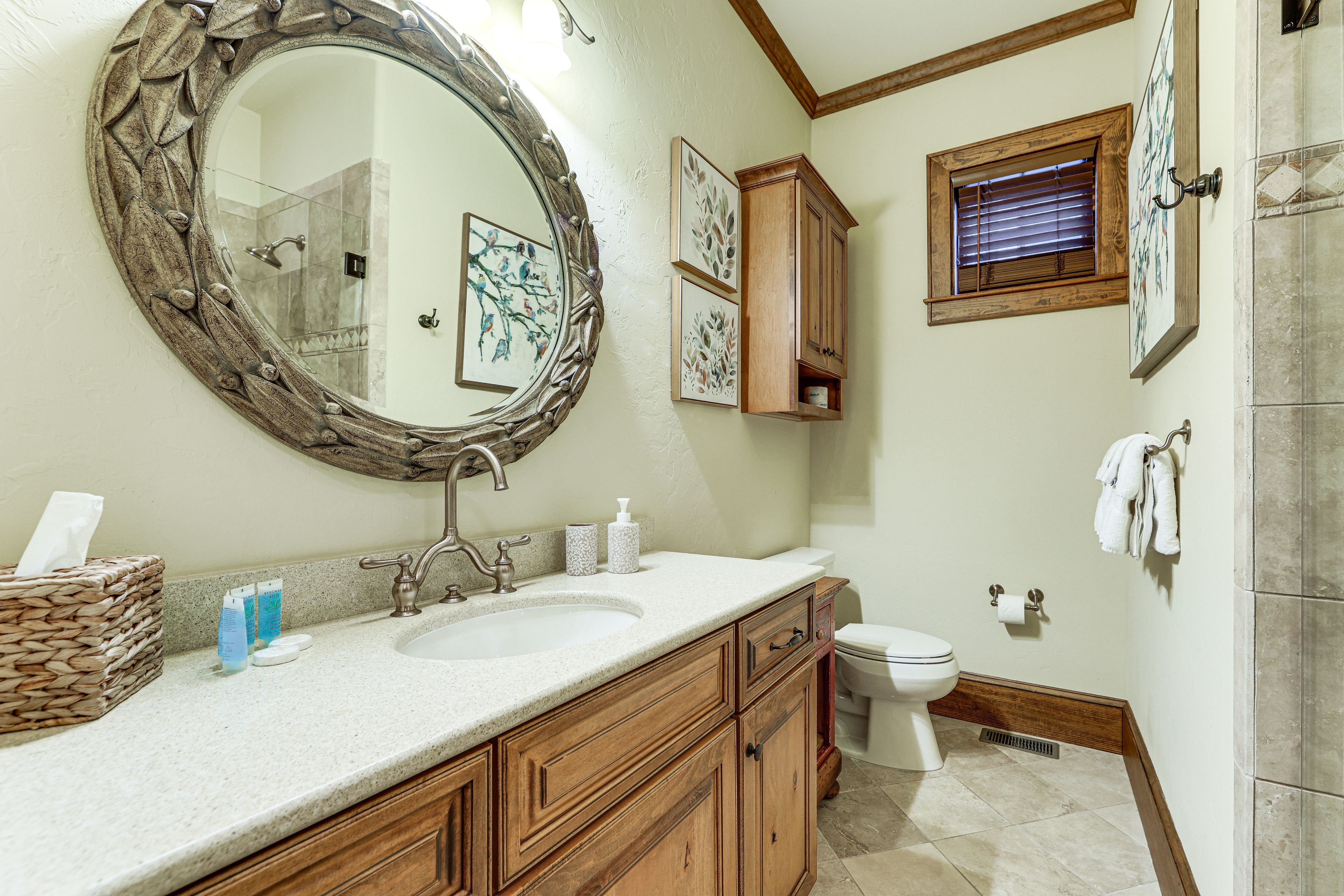 En-Suite Bathroom | 1st Floor