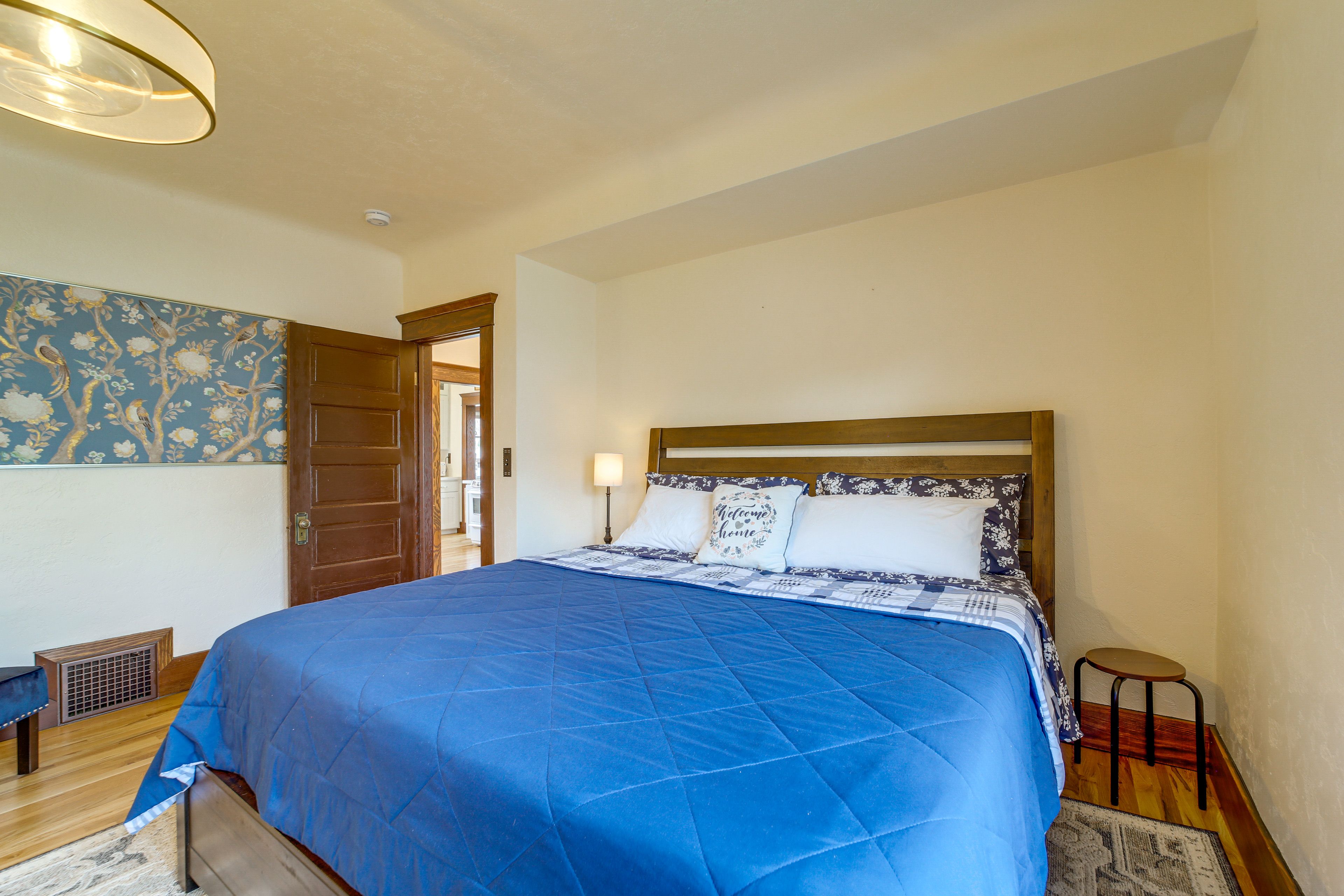 Bedroom 1 | King Bed