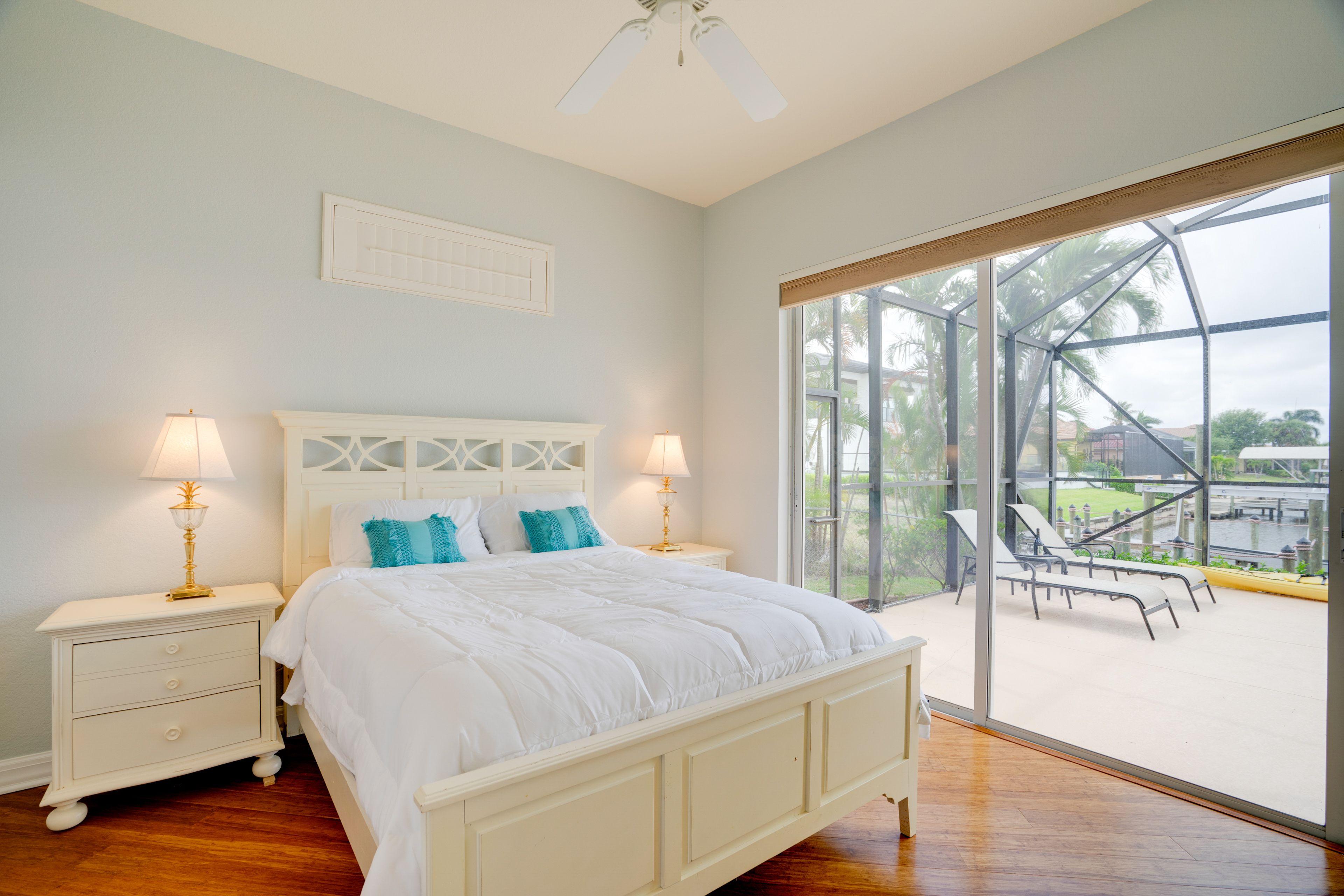 Bedroom 2 | Queen Bed
