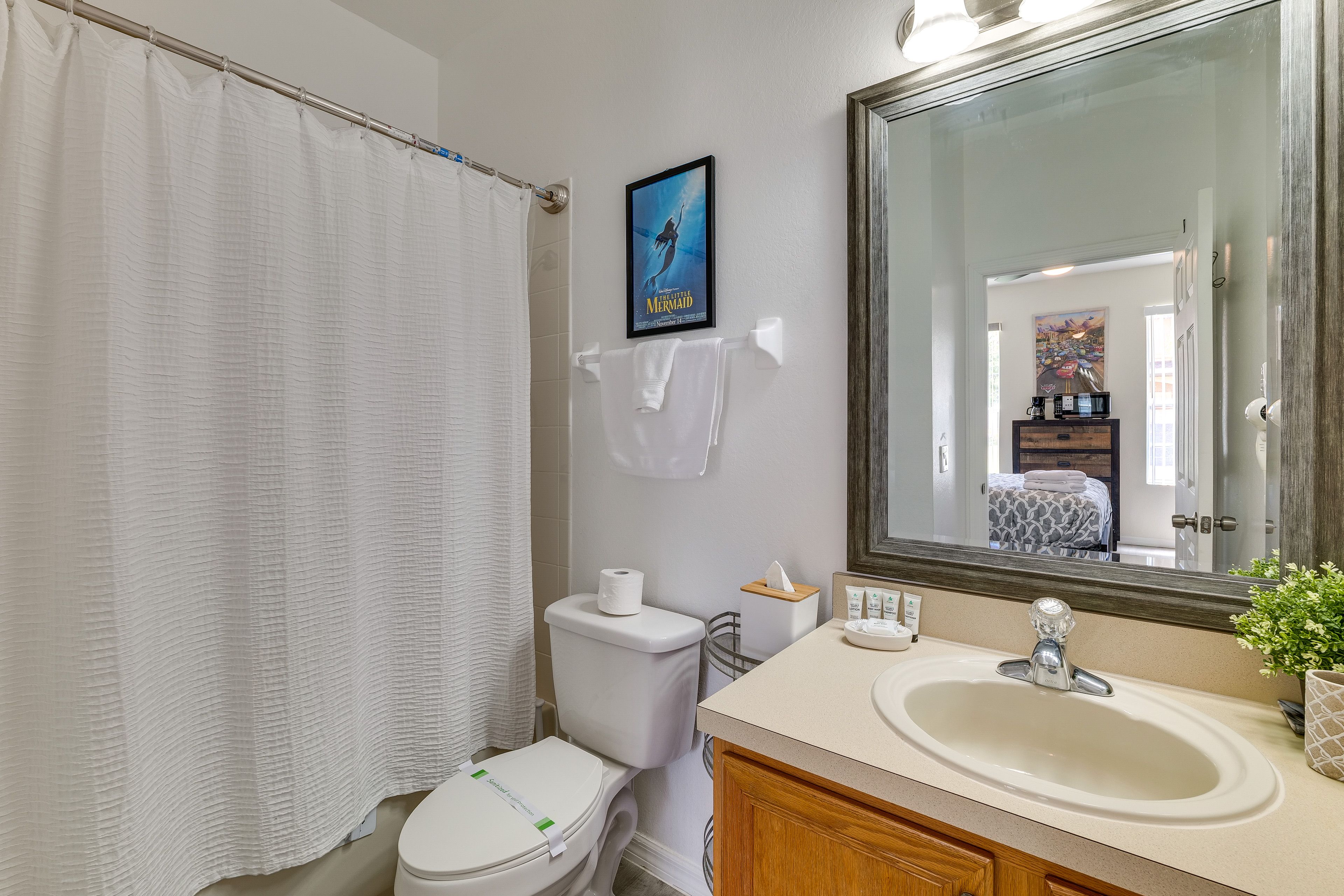 Full Bath | 1st Floor