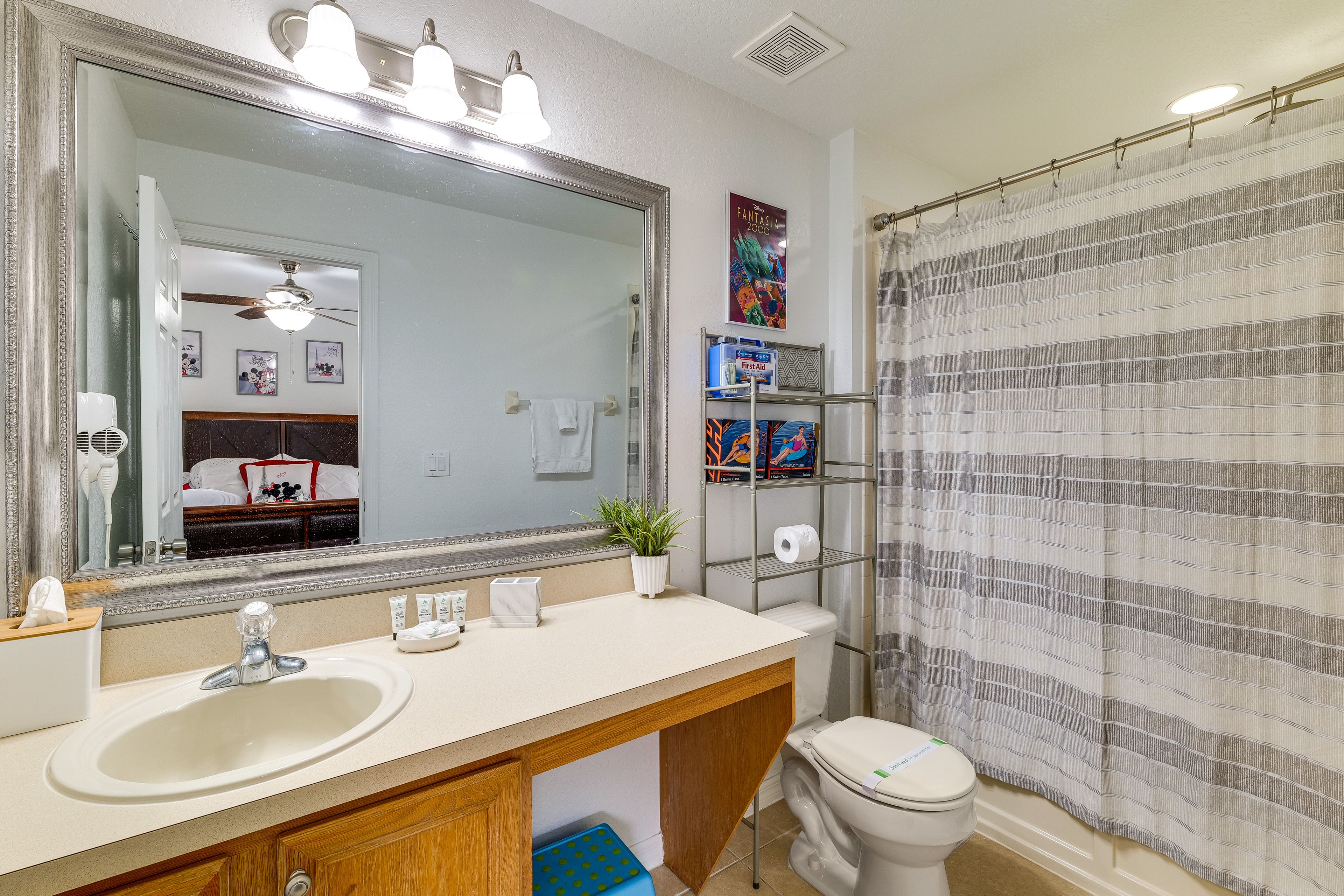 Full Bath | 2nd Floor