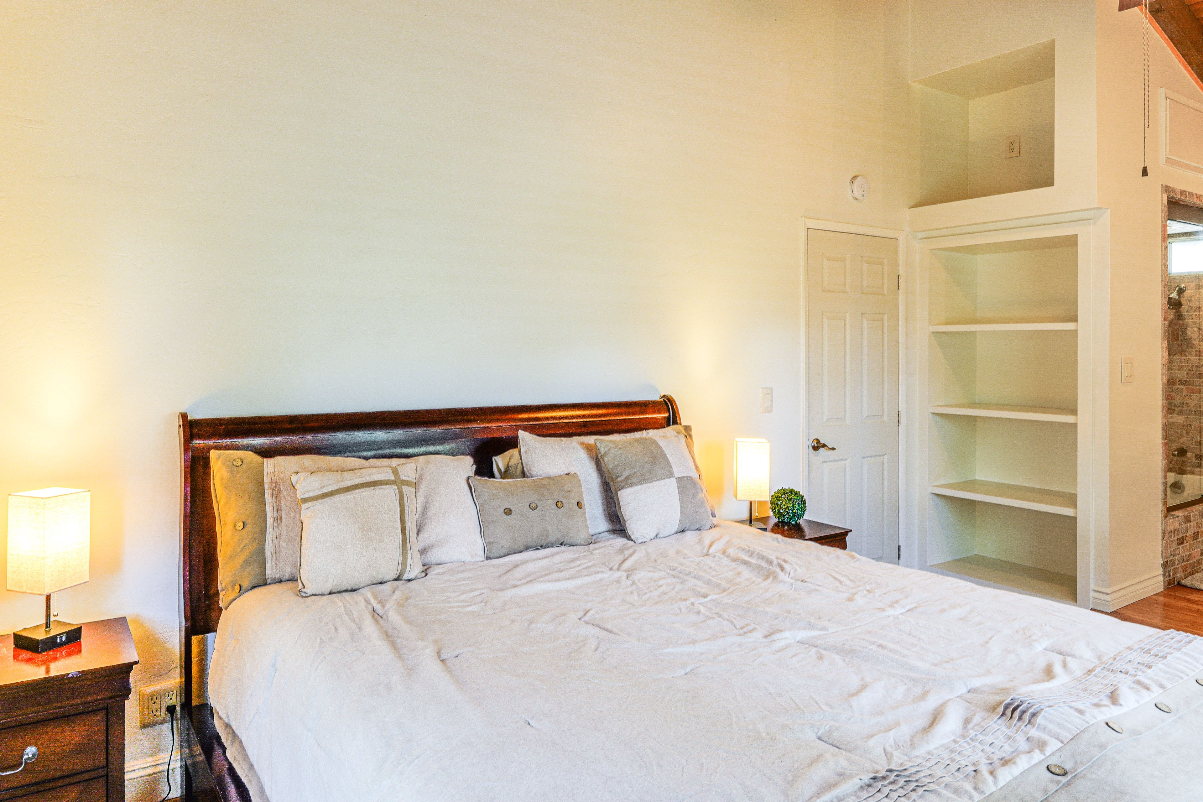 Bedroom 2 | King Bed | 2nd Floor