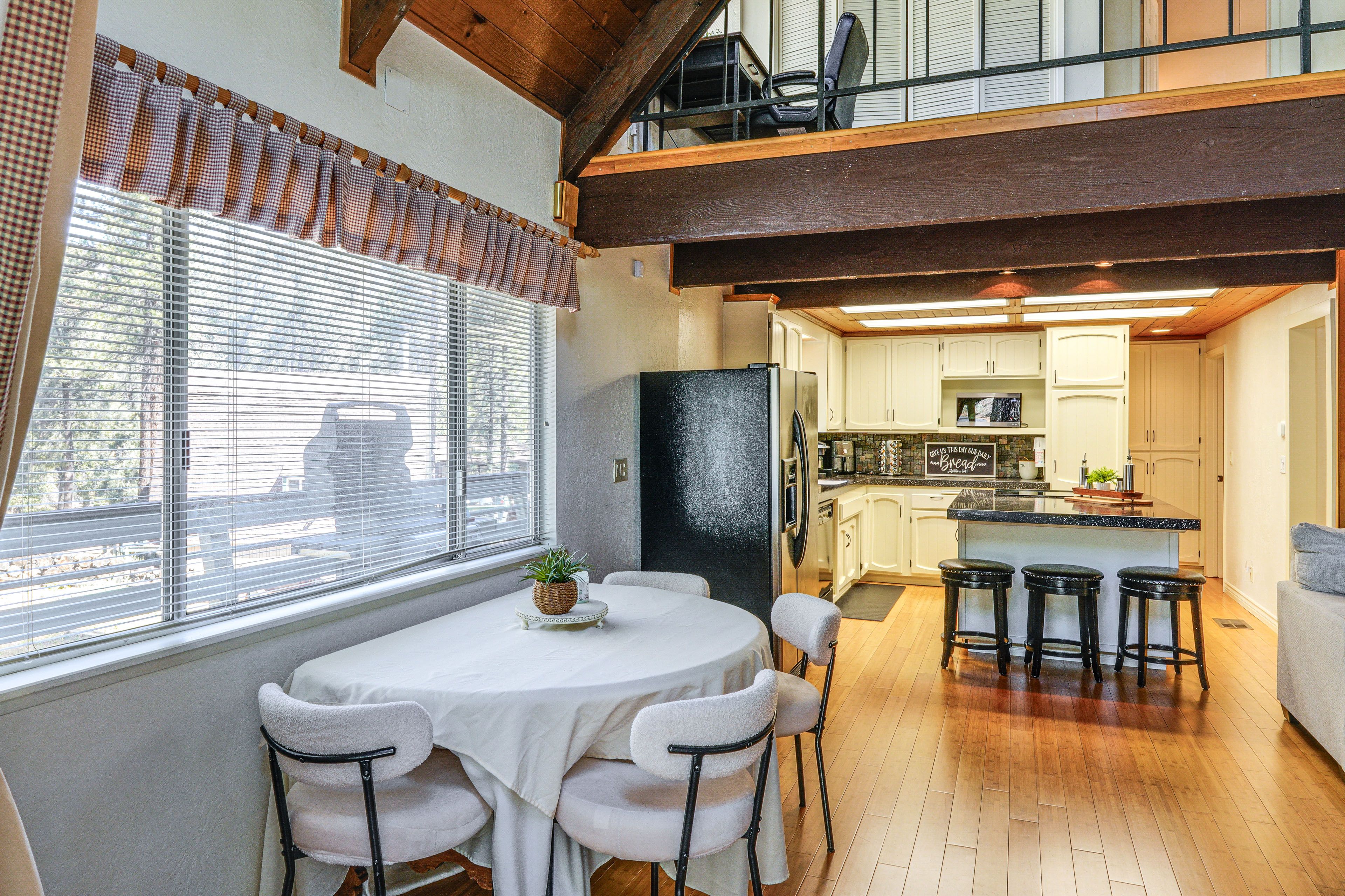 Dining Area | Central Heating | Free WiFi