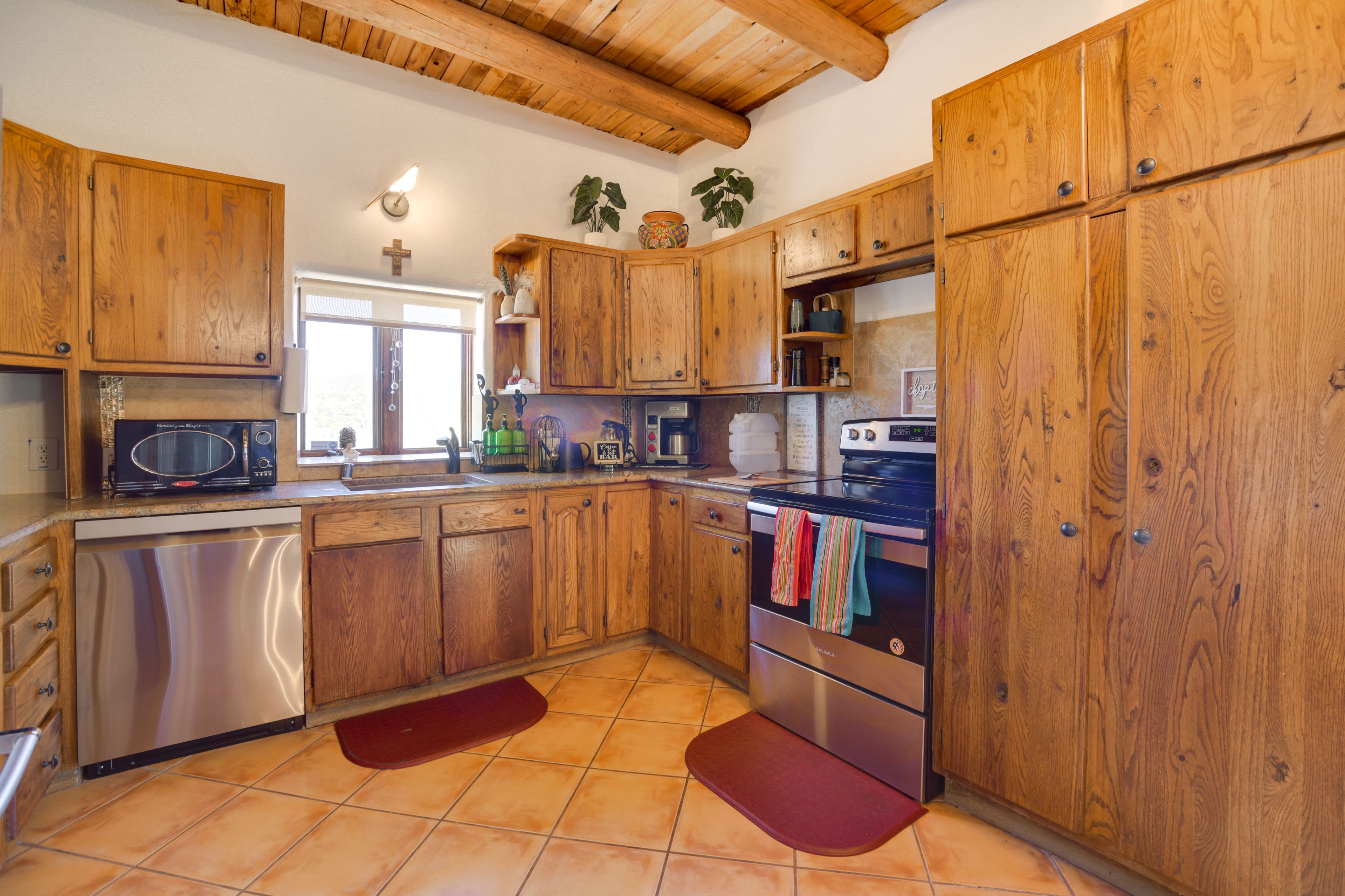 Kitchen | Refrigerator | Toaster Oven