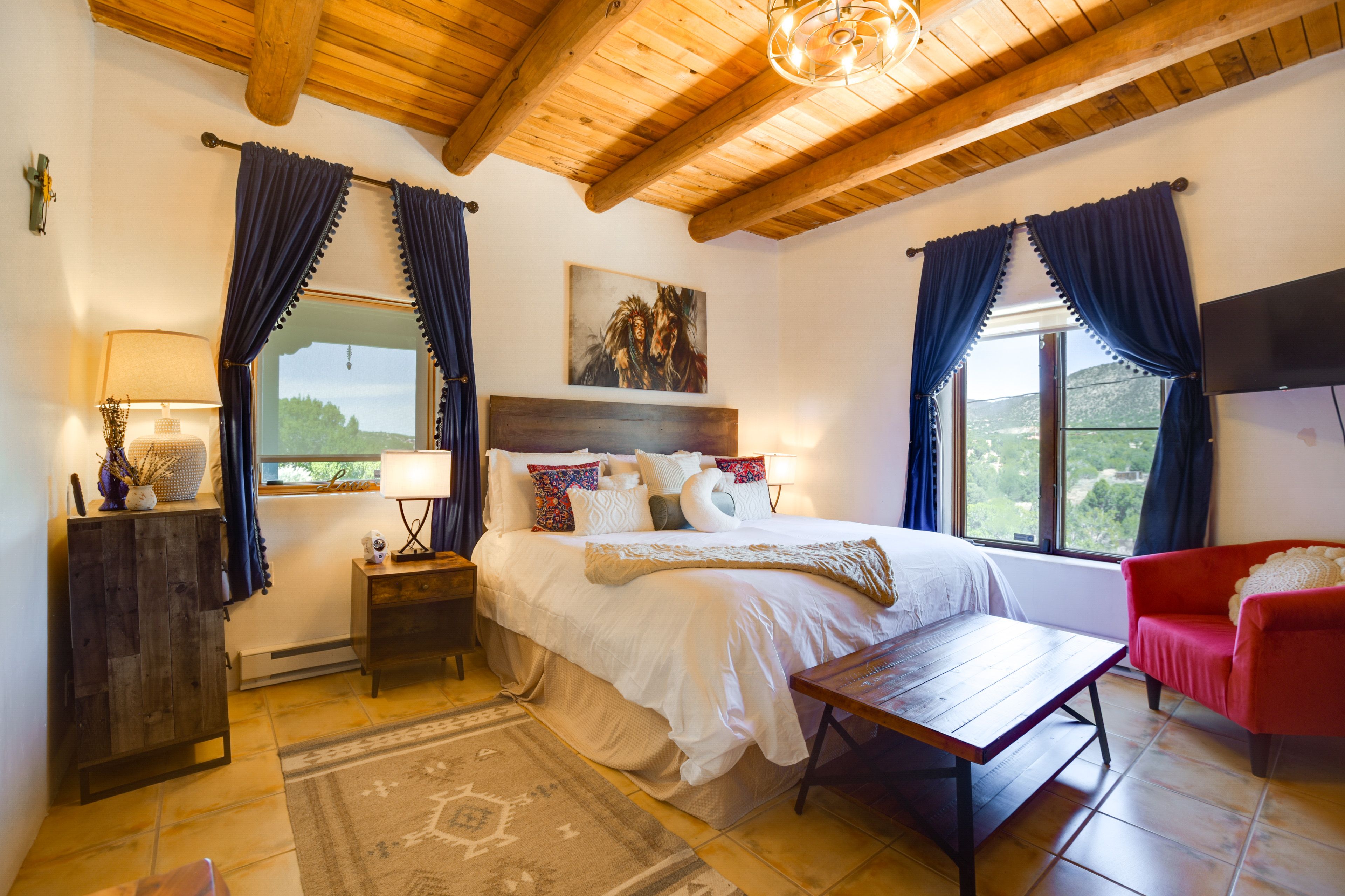 Bedroom | King Bed | Smart TV