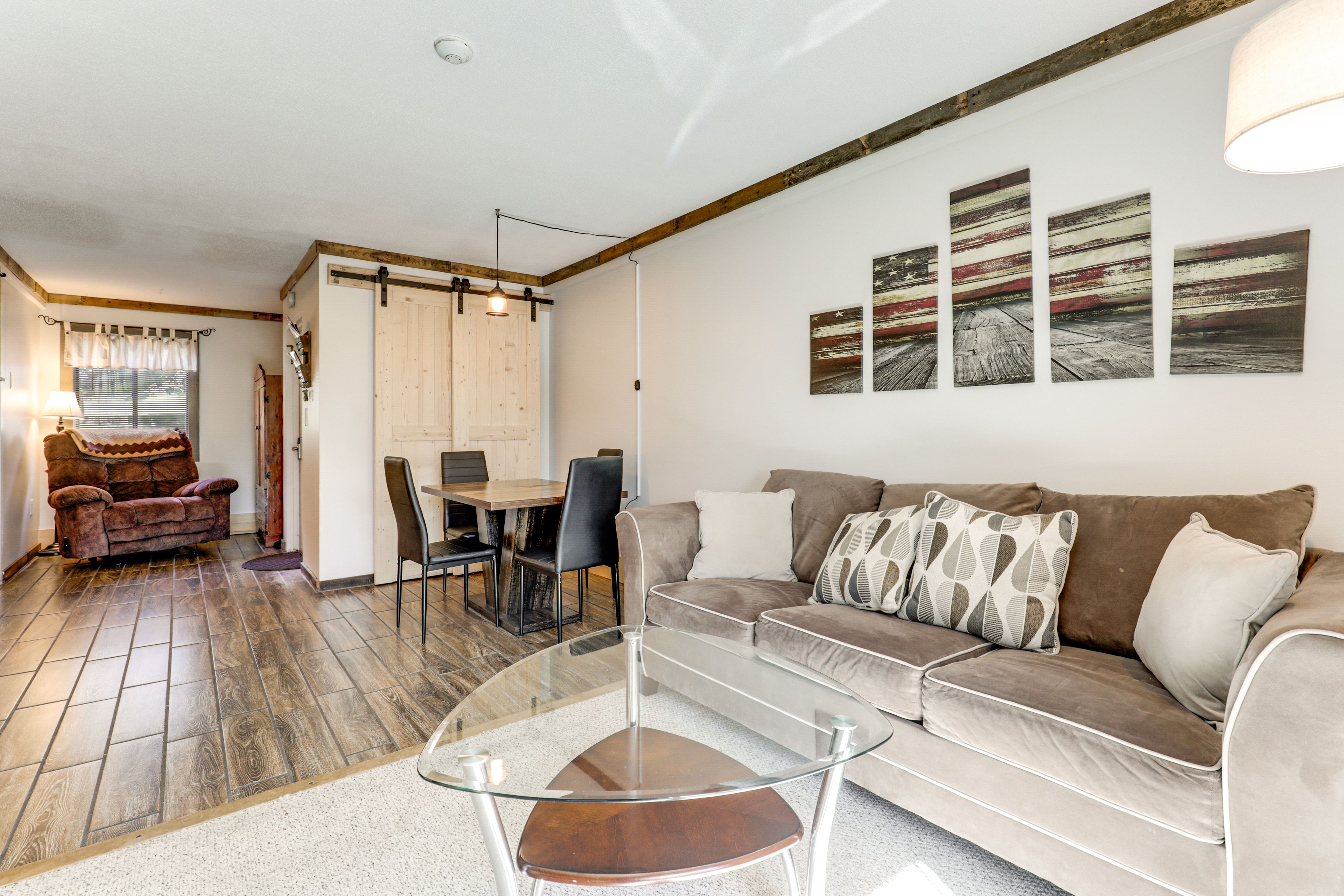 Living Room | Sleeper Sofa | Single-Story Unit