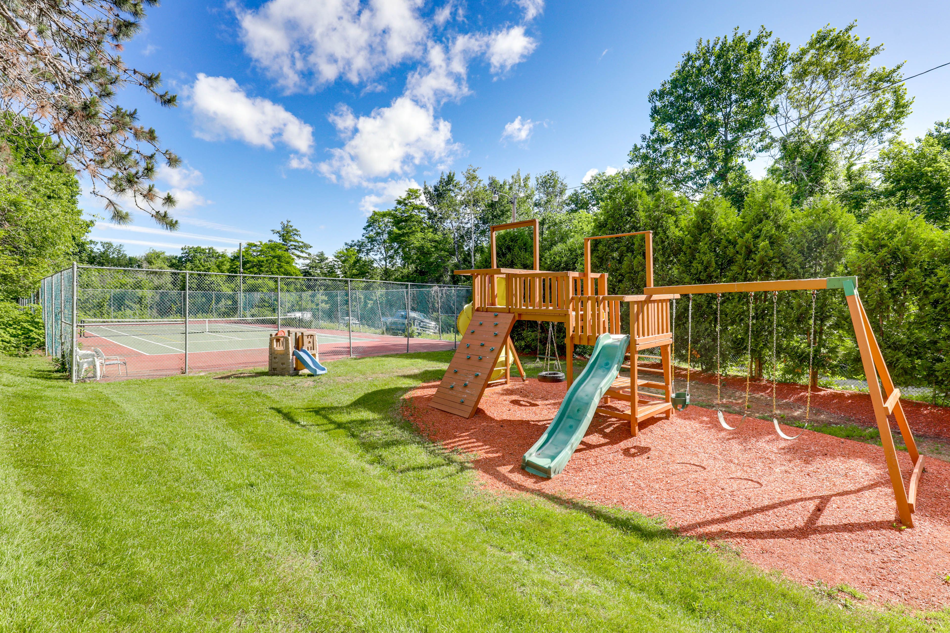 The Village at Winnipesaukee | Community Playground & Tennis Court