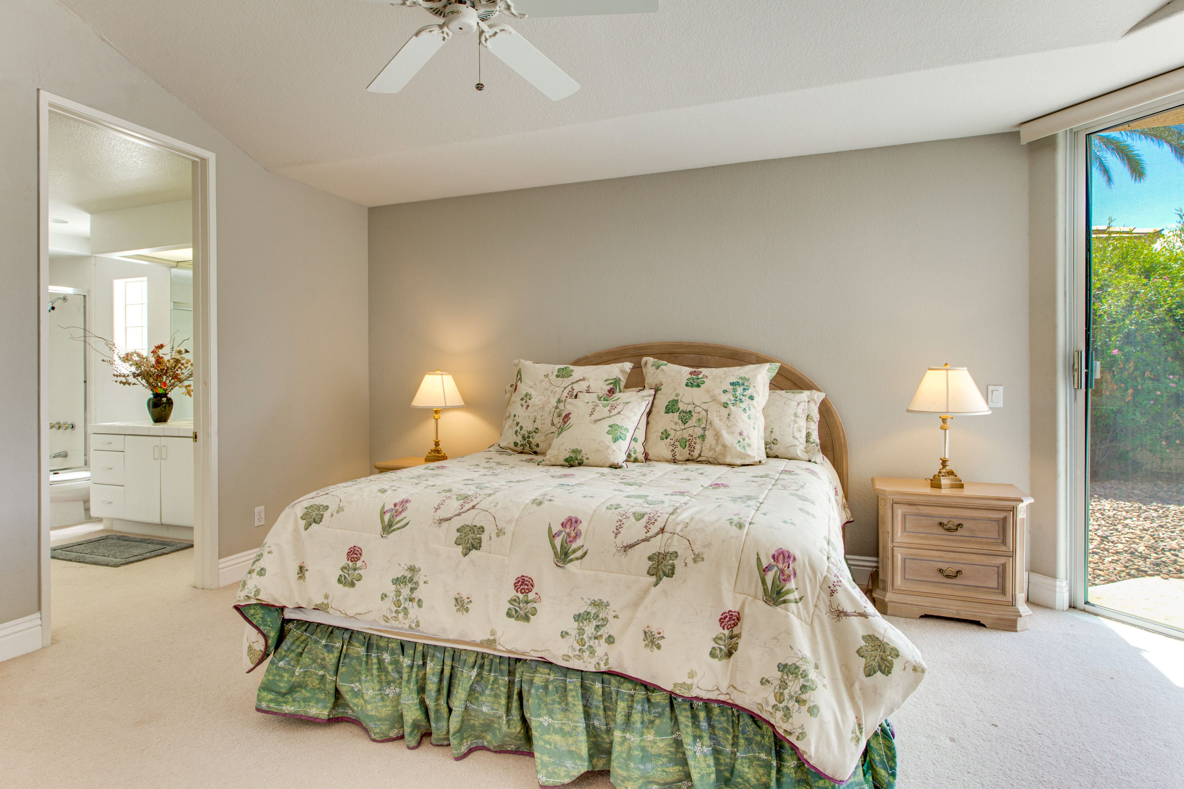 Bedroom 2 | King Bed
