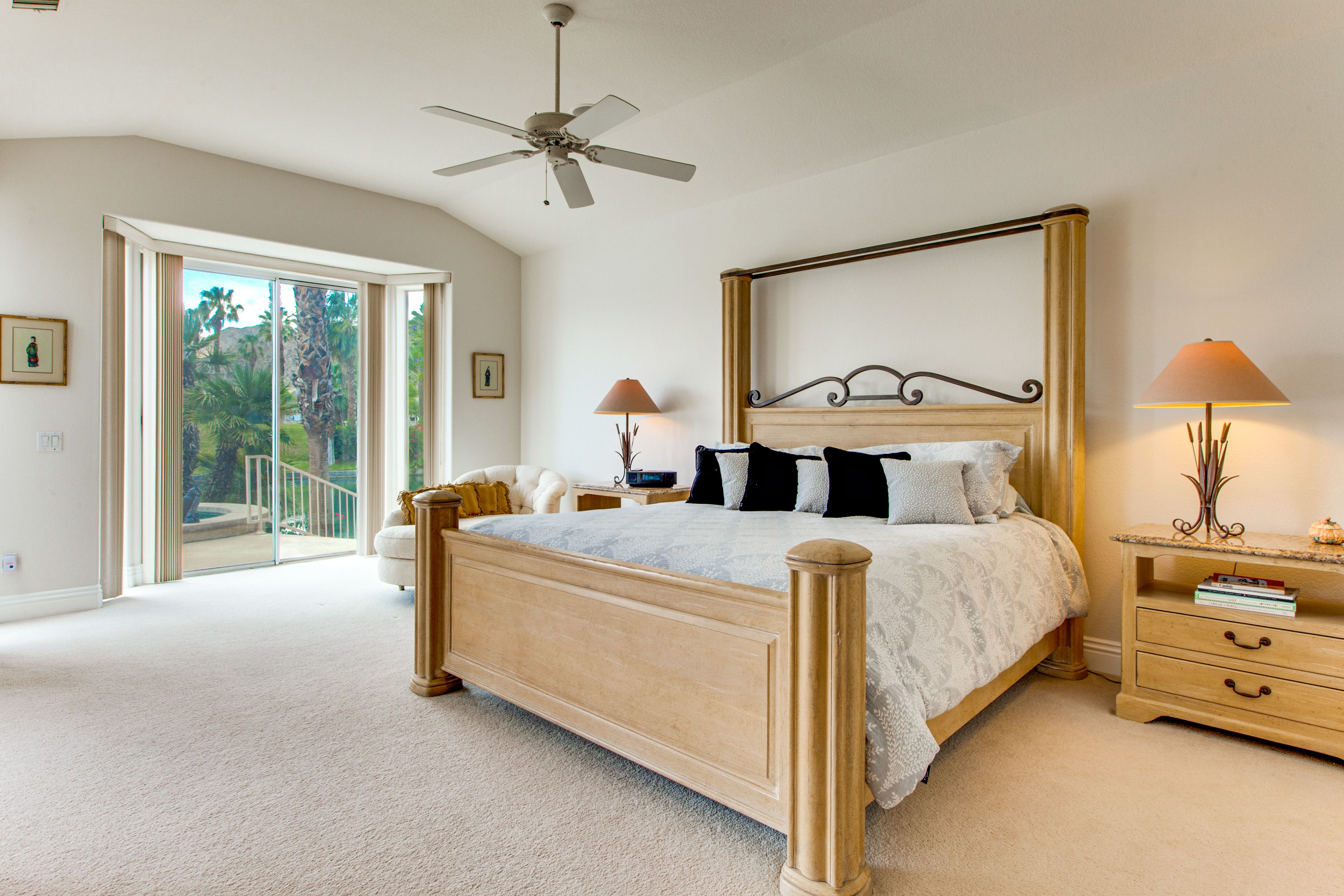 Bedroom 1 | King Bed