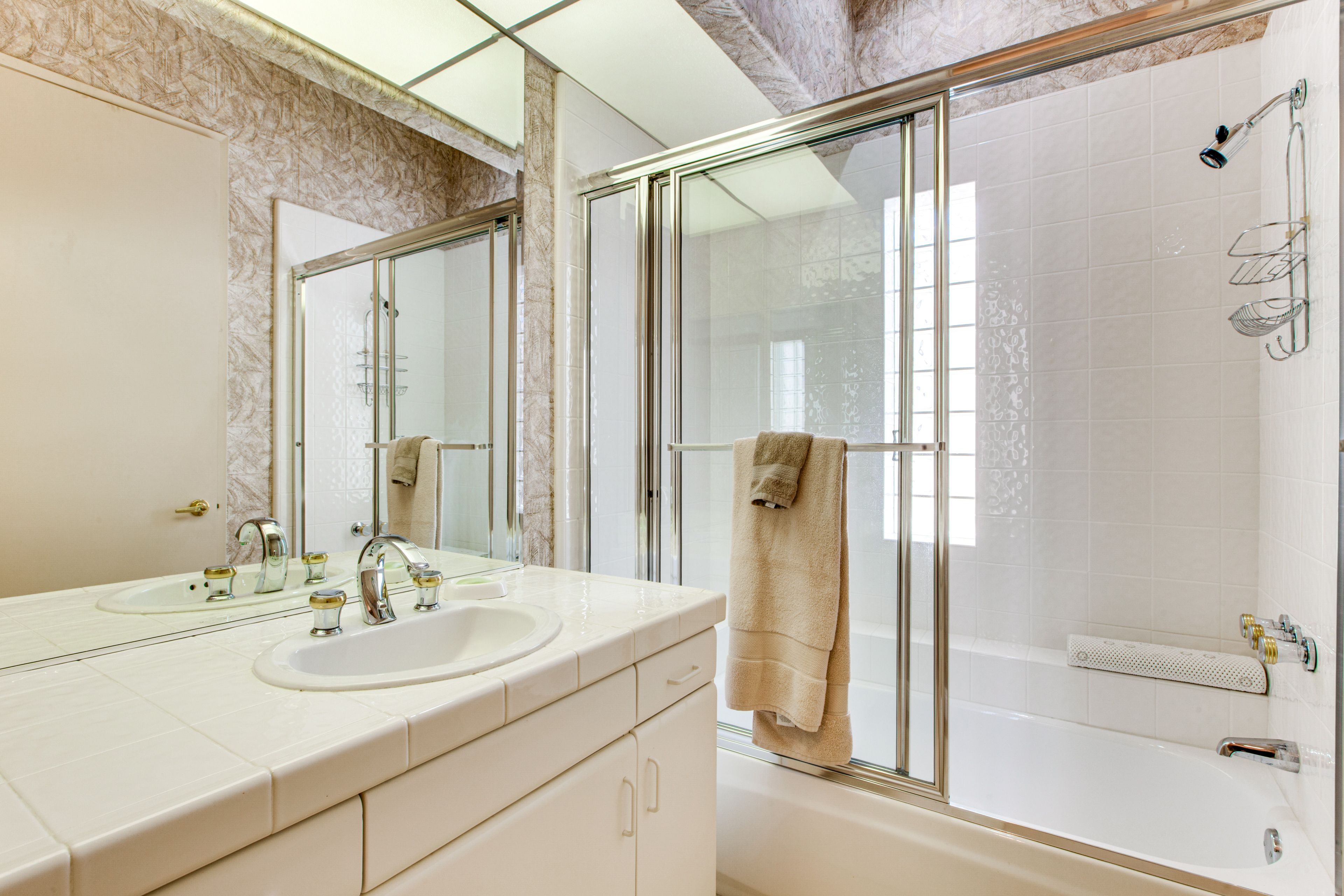 En-Suite Bathroom