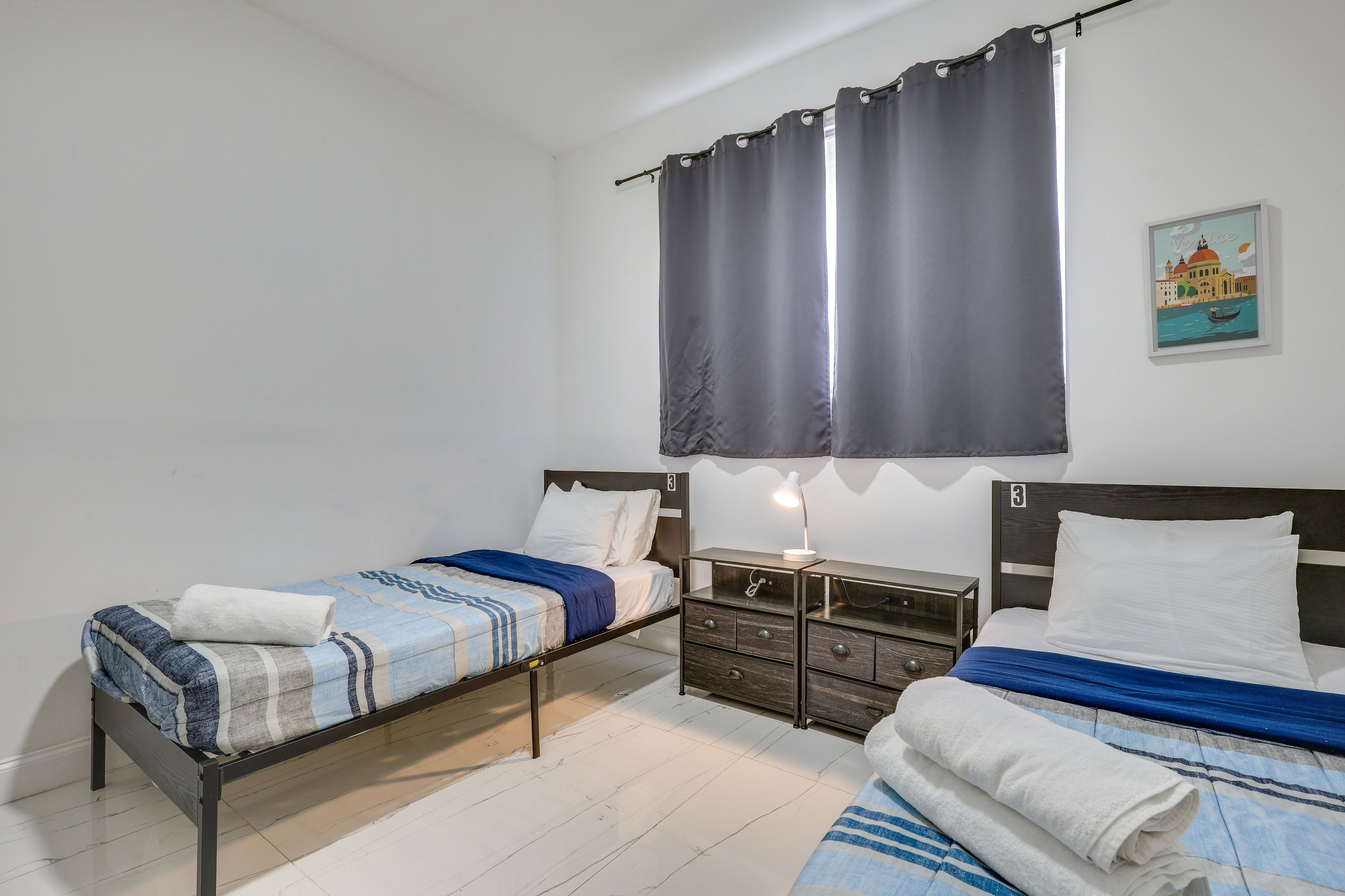 Bedroom 4 | 2 Twin Beds