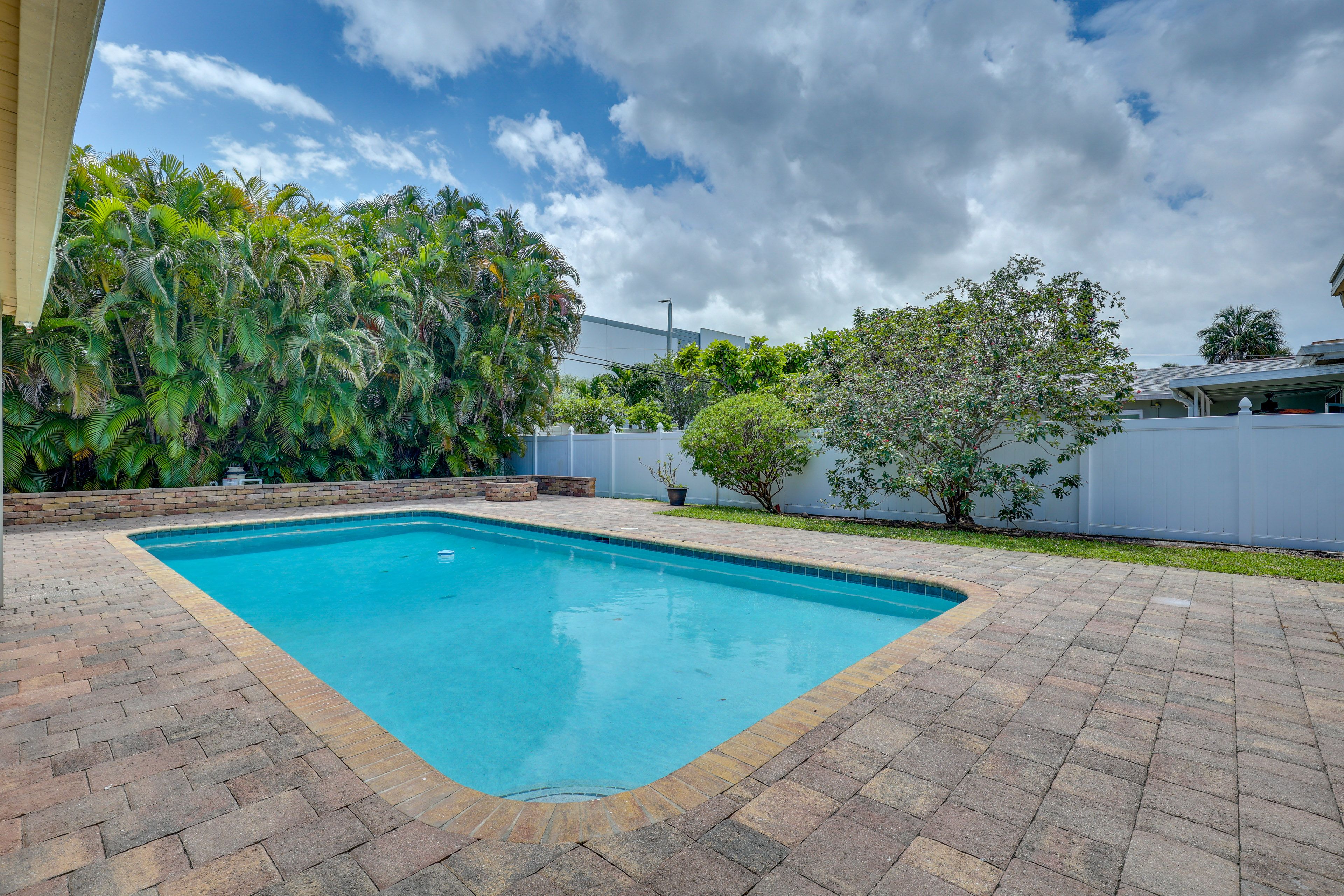 Pool (Not Heated)