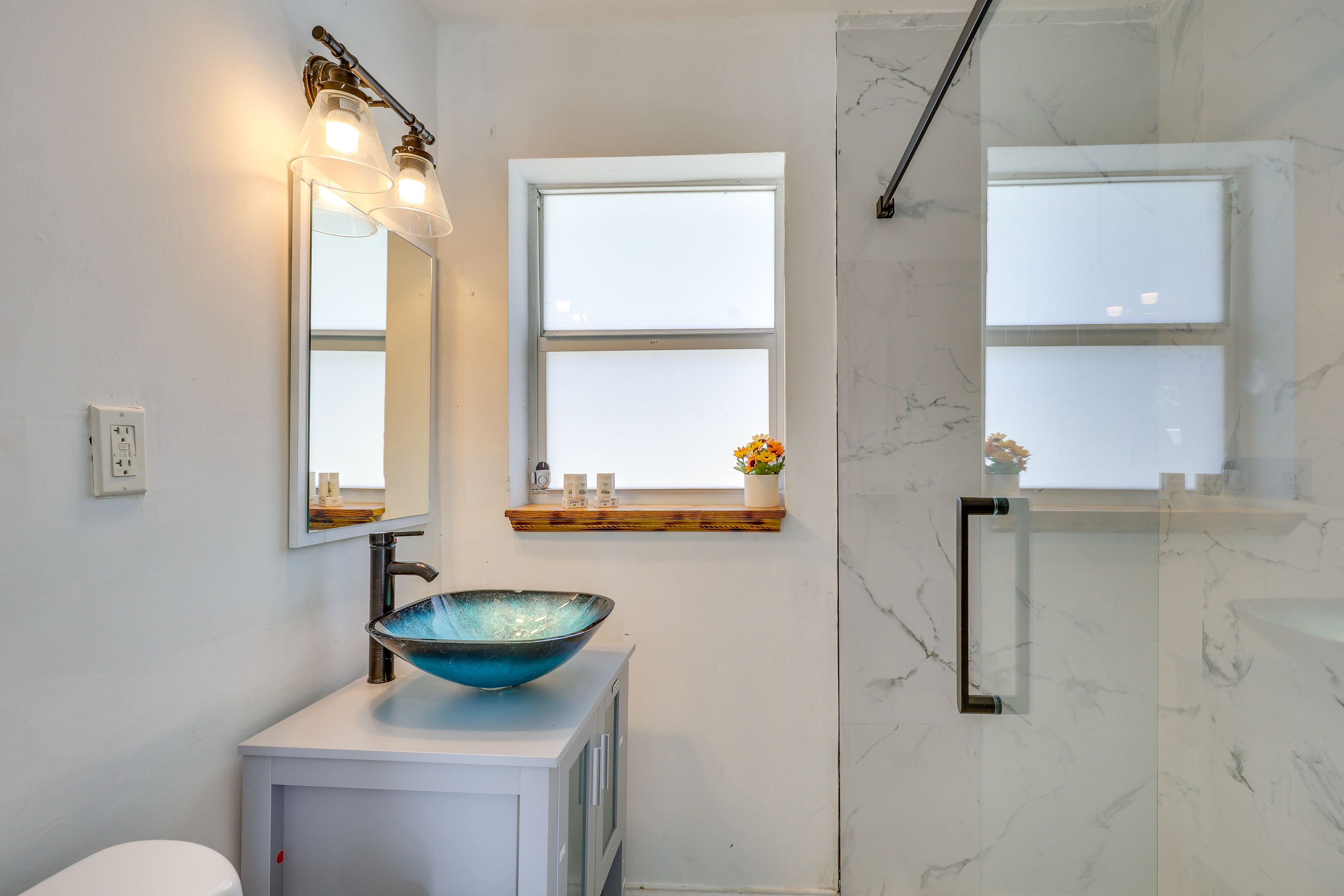 Bathroom (Detached Casita)