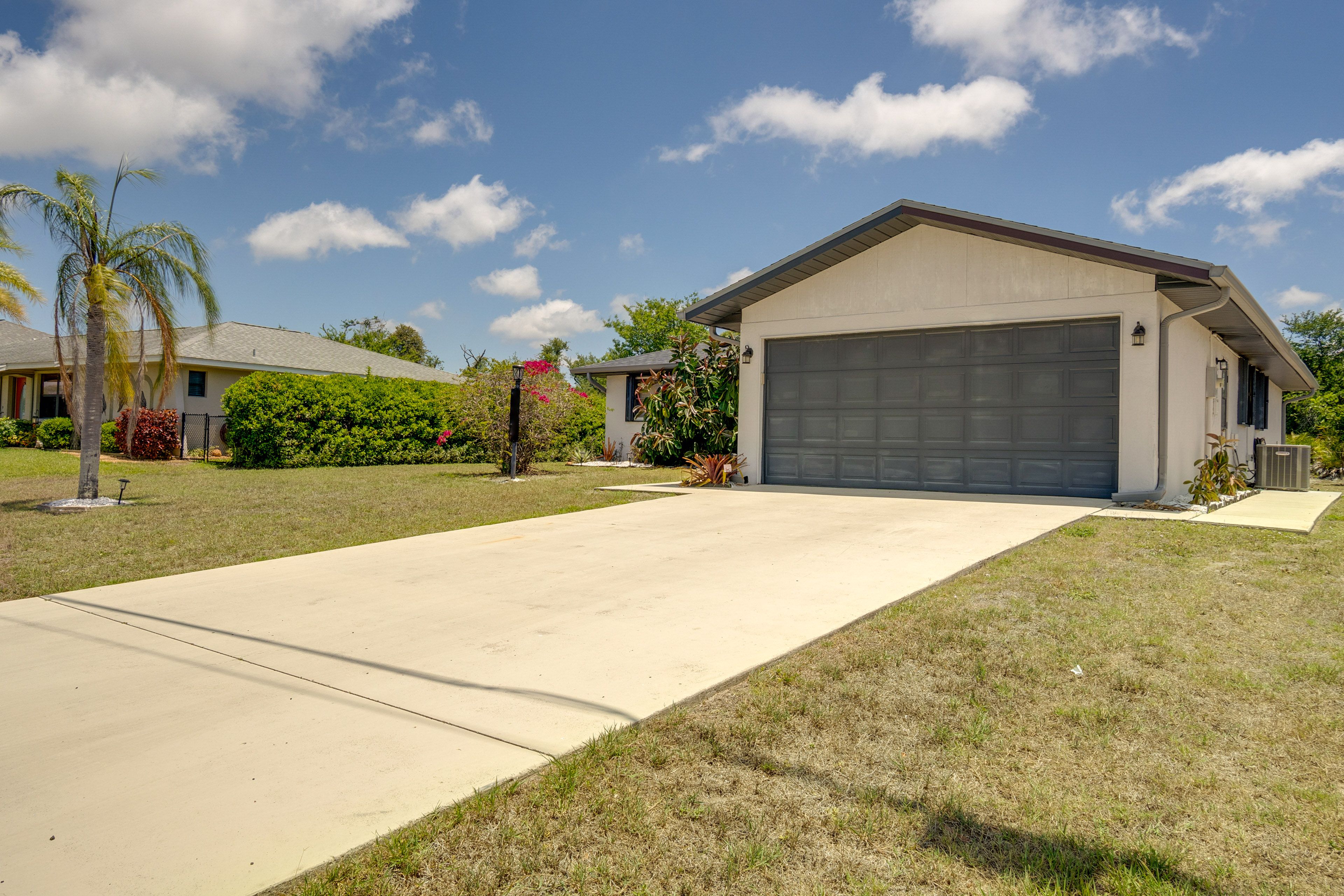 Parking | Garage (2 Vehicles) | Driveway (2 Vehicles)