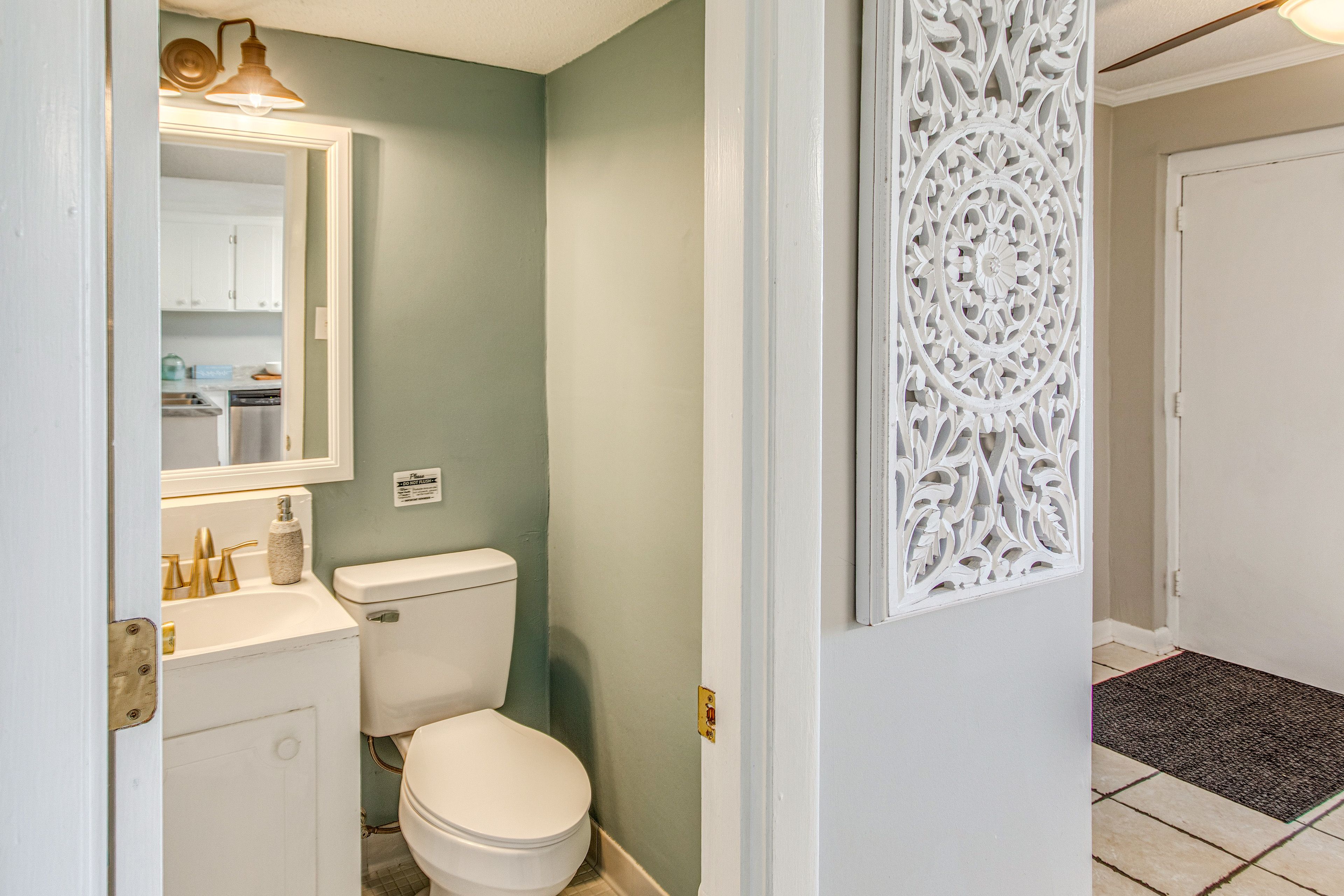 Half Bathroom | 1st Floor