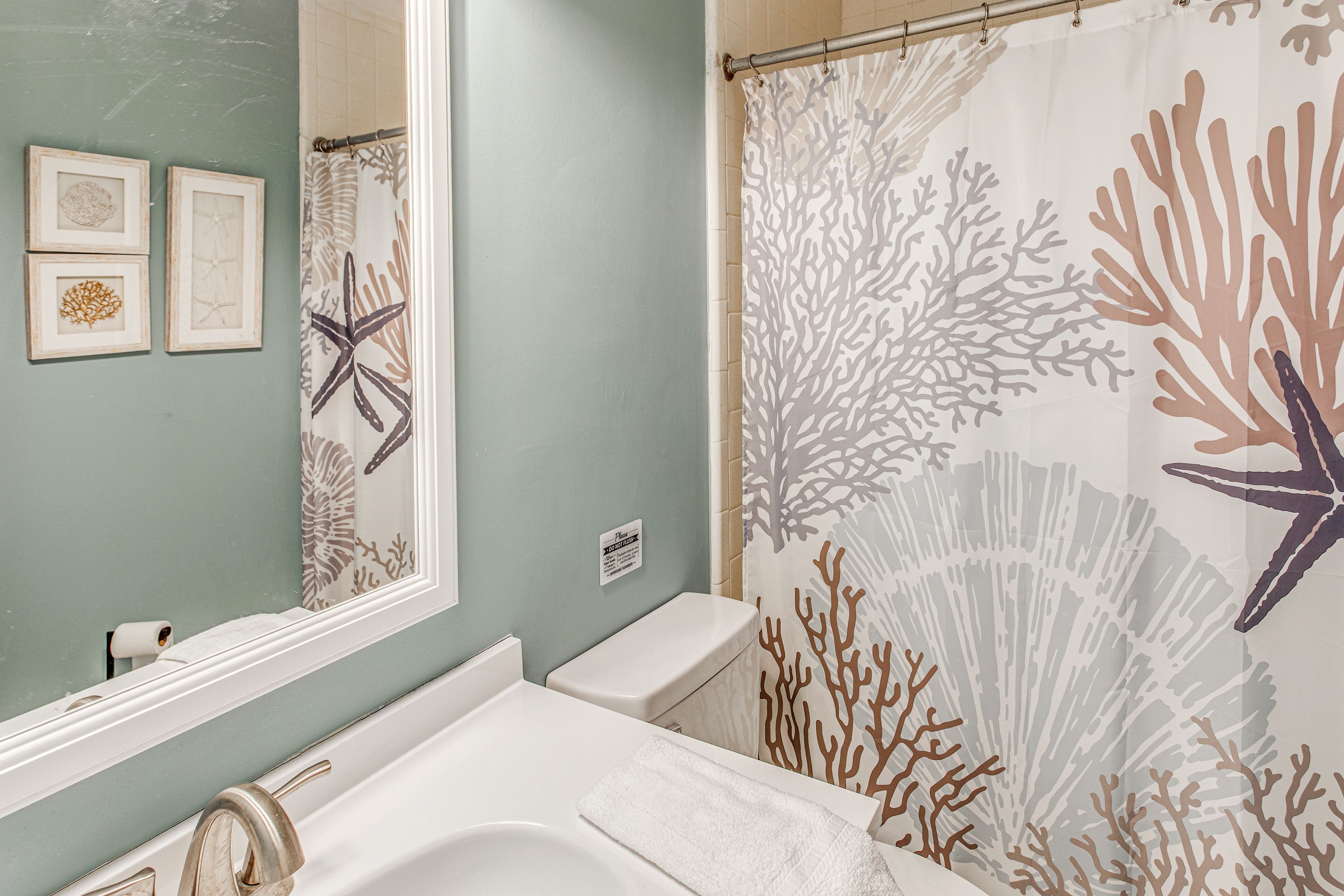 Full Bathroom | 2nd Floor