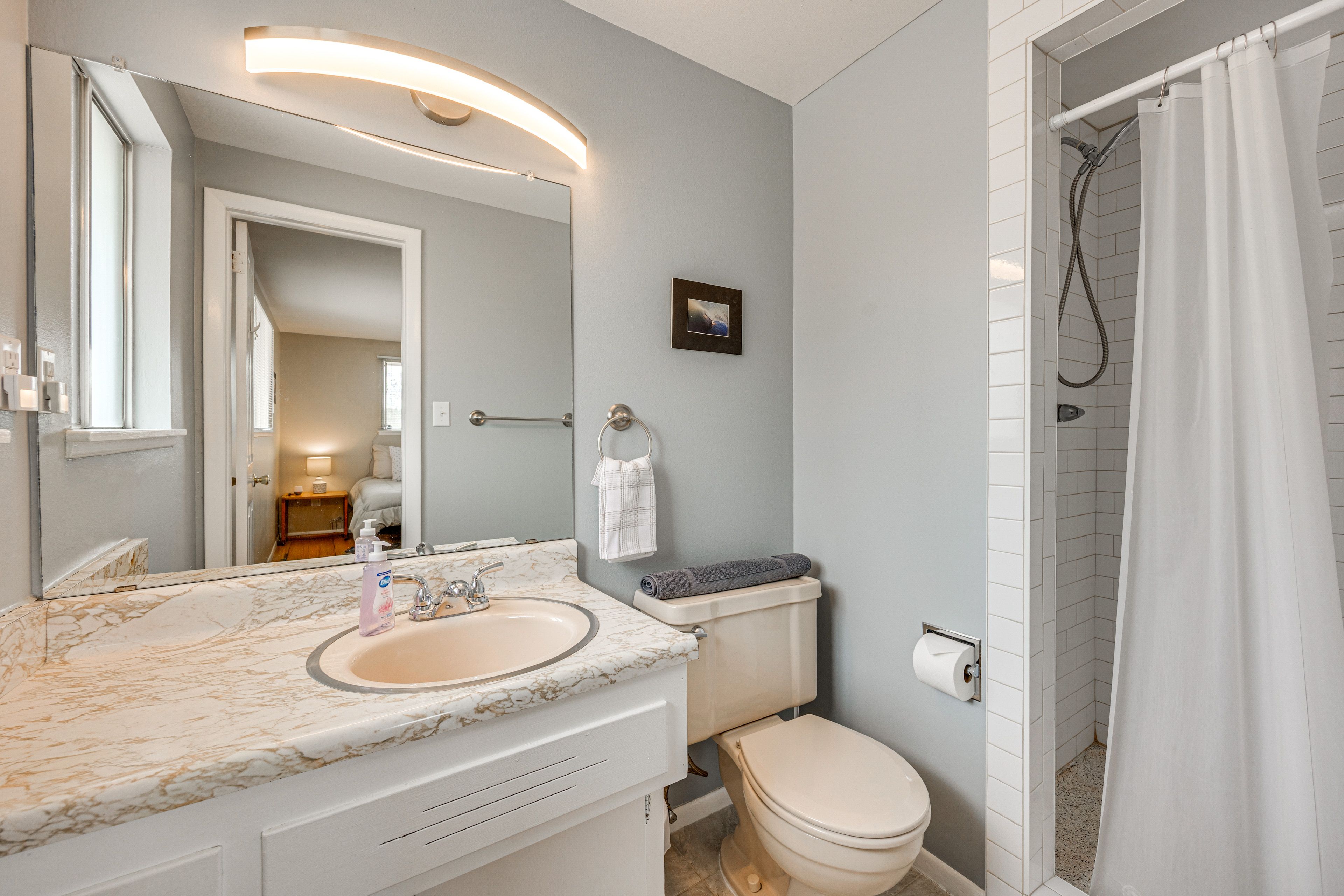 Full Bathroom | Main Level