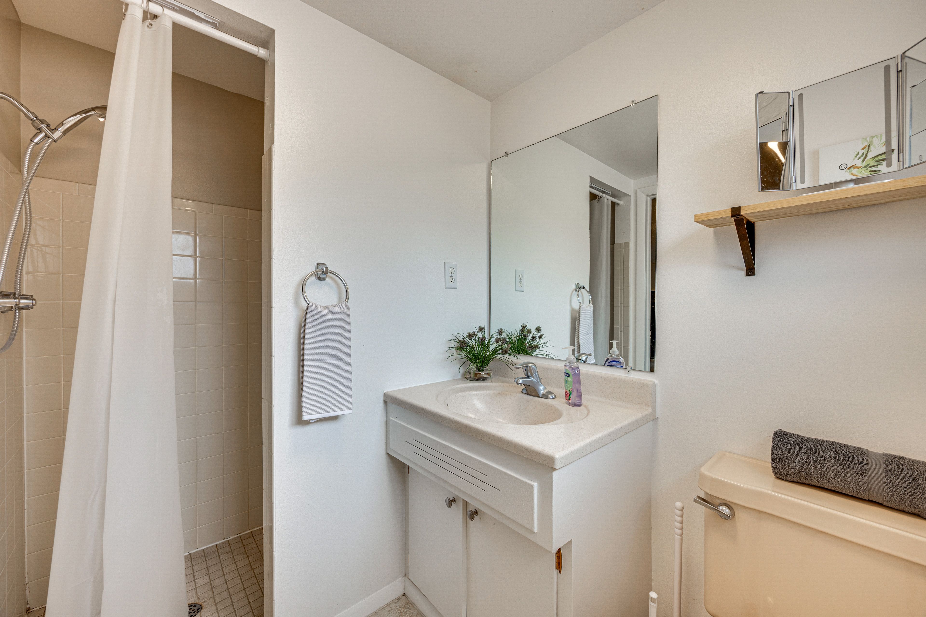 Full Bathroom | Lower Level