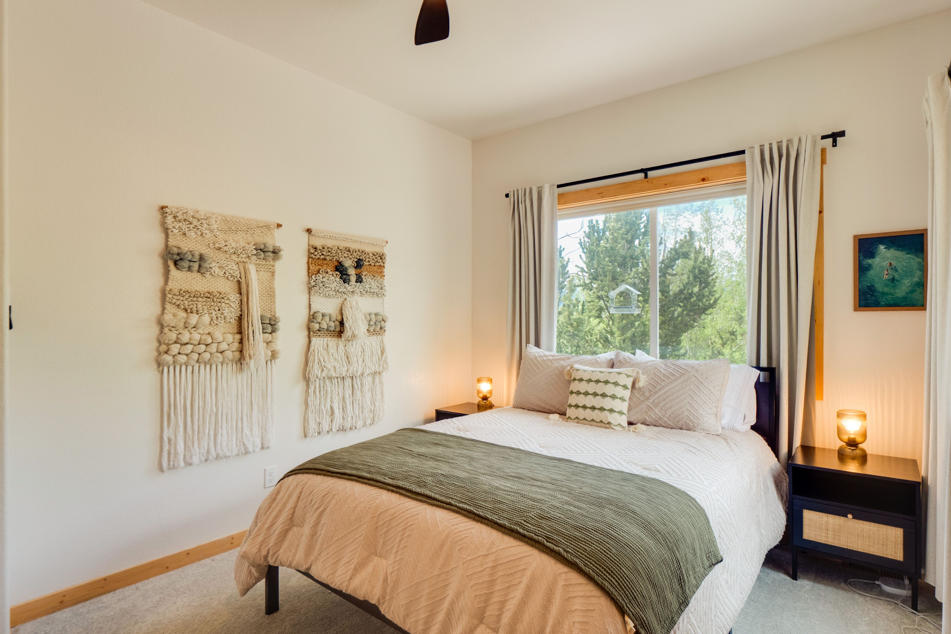 Bedroom 2 | Queen Bed | Main Floor
